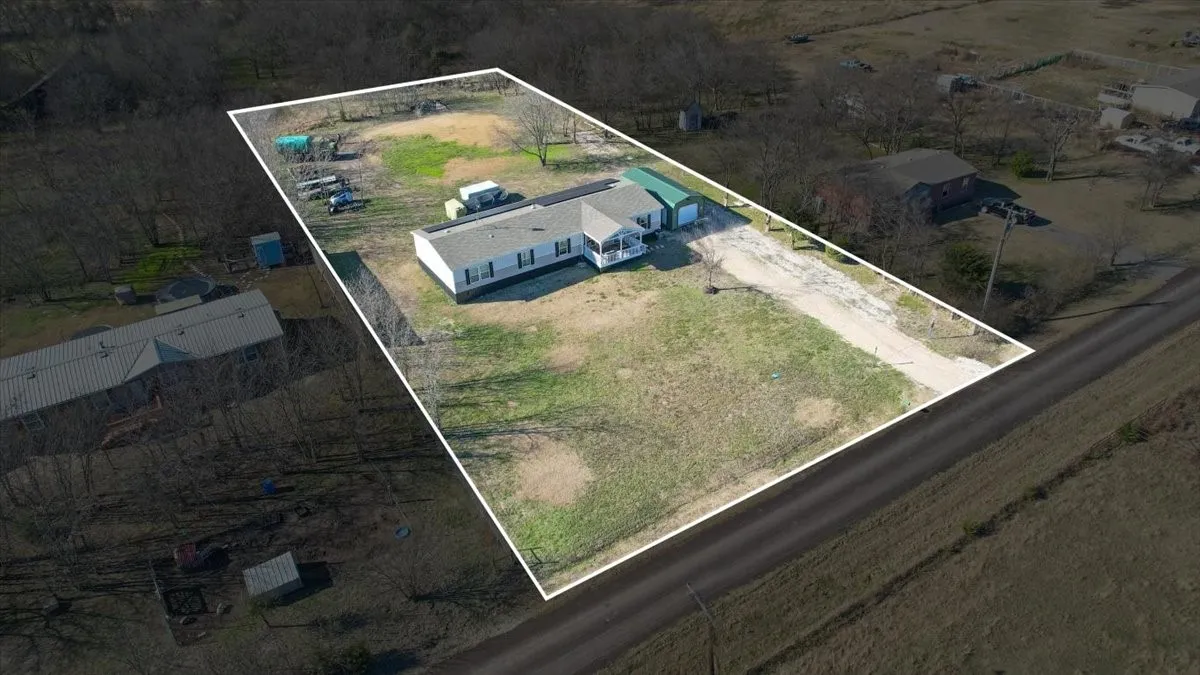 Manufactured Home For Sale in Hunt County , 5740 County Road 1091, Celeste, Texas 75423, 4 Bedrooms, 2 Bathrooms, Garage spaces, 2,432 Sqft, built in 2021, Preowned, Price $299,000, mls#21126764, Real Estate Agent in Celeste, Homes For Sale in Hunt county, Homes For Sale in Celeste, Realtor in Celeste Texas, Real Estate Brokerage Independent Realty Texas, Luminita Cordes Realtor