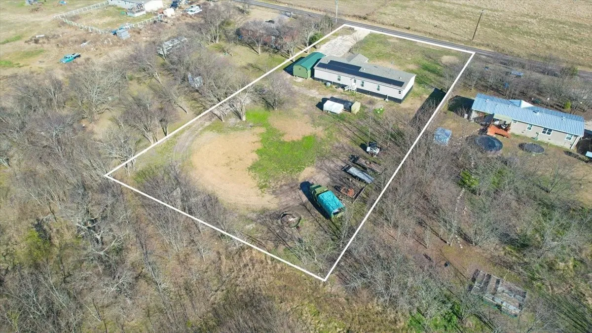 Manufactured Home For Sale in Hunt County , 5740 County Road 1091, Celeste, Texas 75423, 4 Bedrooms, 2 Bathrooms, Garage spaces, 2,432 Sqft, built in 2021, Preowned, Price $299,000, mls#21126764, Real Estate Agent in Celeste, Homes For Sale in Hunt county, Homes For Sale in Celeste, Realtor in Celeste Texas, Real Estate Brokerage Independent Realty Texas, Luminita Cordes Realtor