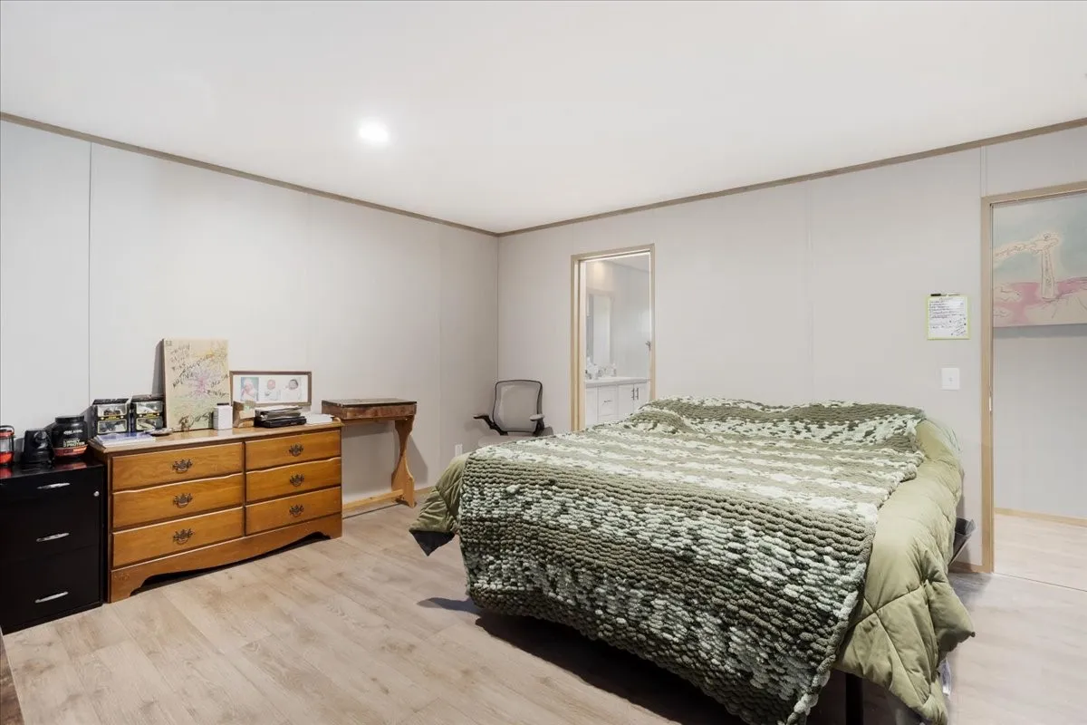 Manufactured Home For Sale in Hunt County , 5740 County Road 1091, Celeste, Texas 75423, 4 Bedrooms, 2 Bathrooms, Garage spaces, 2,432 Sqft, built in 2021, Preowned, Price $299,000, mls#21126764, Real Estate Agent in Celeste, Homes For Sale in Hunt county, Homes For Sale in Celeste, Realtor in Celeste Texas, Real Estate Brokerage Independent Realty Texas, Luminita Cordes Realtor
