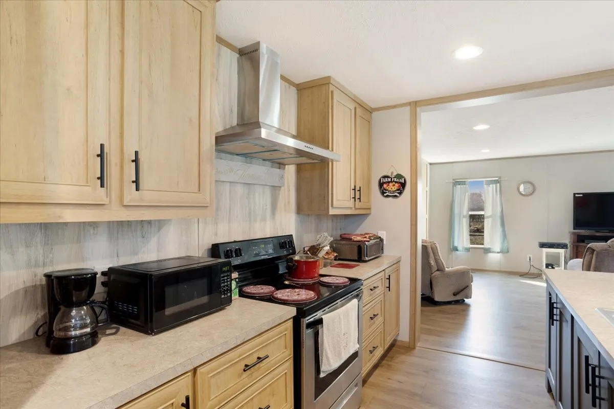 Manufactured Home For Sale in Hunt County , 5740 County Road 1091, Celeste, Texas 75423, 4 Bedrooms, 2 Bathrooms, Garage spaces, 2,432 Sqft, built in 2021, Preowned, Price $299,000, mls#21126764, Real Estate Agent in Celeste, Homes For Sale in Hunt county, Homes For Sale in Celeste, Realtor in Celeste Texas, Real Estate Brokerage Independent Realty Texas, Luminita Cordes Realtor