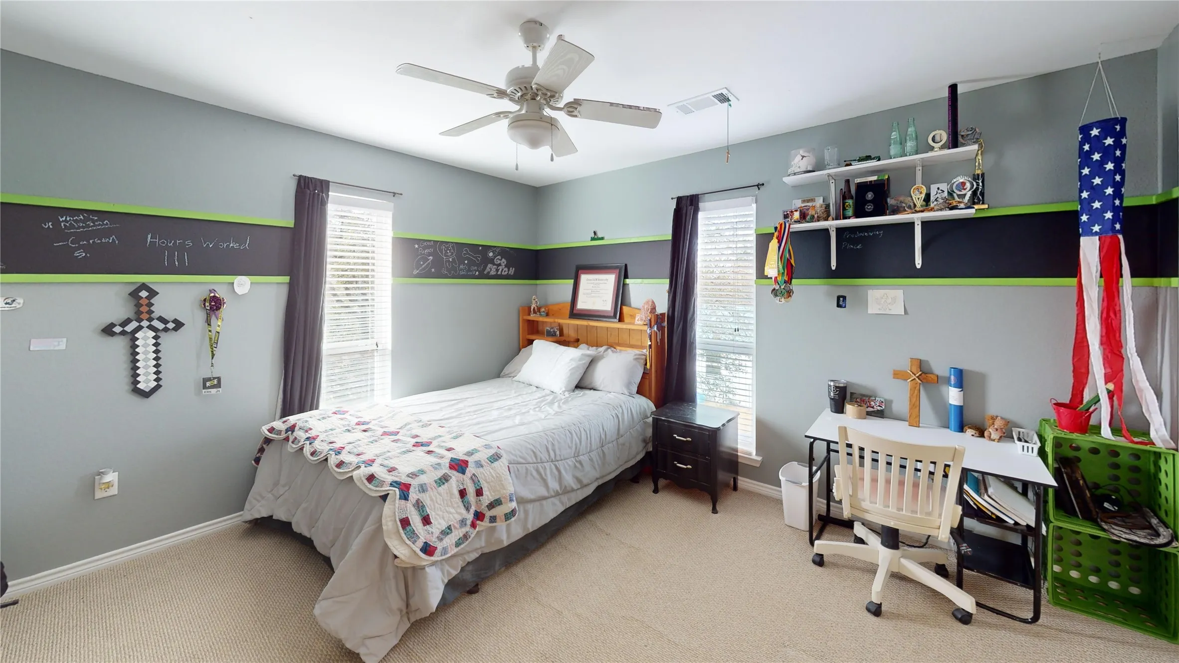 Bedroom featuring carpet floors and ceiling fan