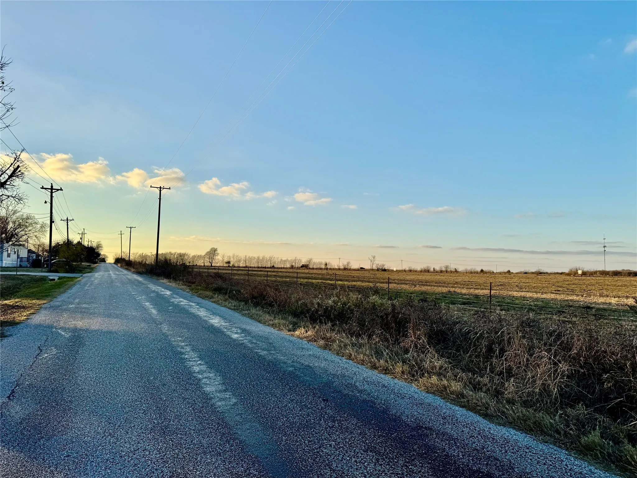 Facing west on Elliot Rd.  Just a few blocks from Hwy 289.