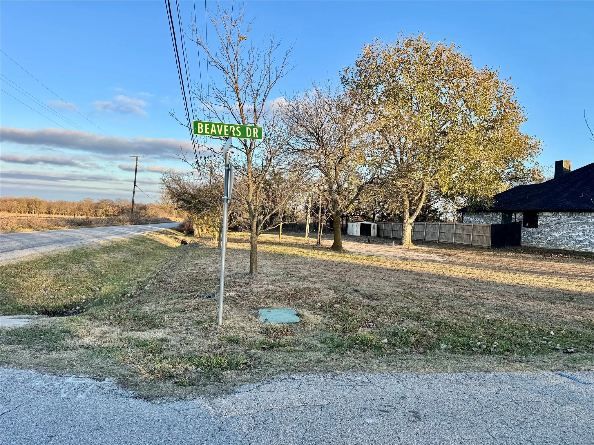Corner lot facing Beavers Dr.
