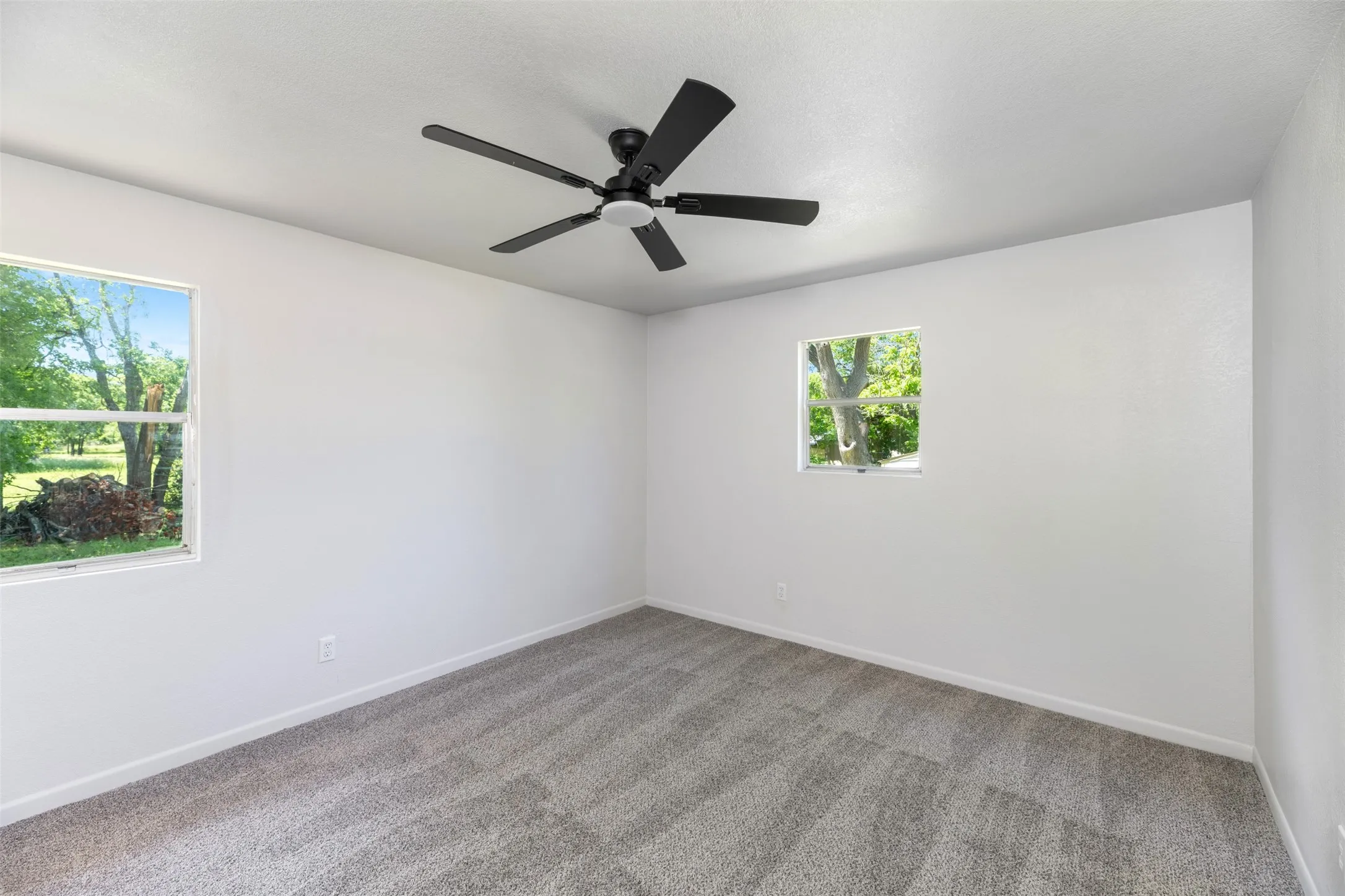 Single Family Residence For Sale in Navarro County , 103 Ivy Street, Goodlow, Texas 75144, 3 Bedroom, 2 Bathroom, Garage spaces, 1,456 Sqft, built in 1984, Preowned, mls#21127041, Real Estate Agent in Goodlow, Homes For Sale in Navarro county, Homes For Sale in Goodlow, Realtor in Goodlow Texas, Real Estate Brokerage Independent Realty Texas, Luminita Cordes Realtor