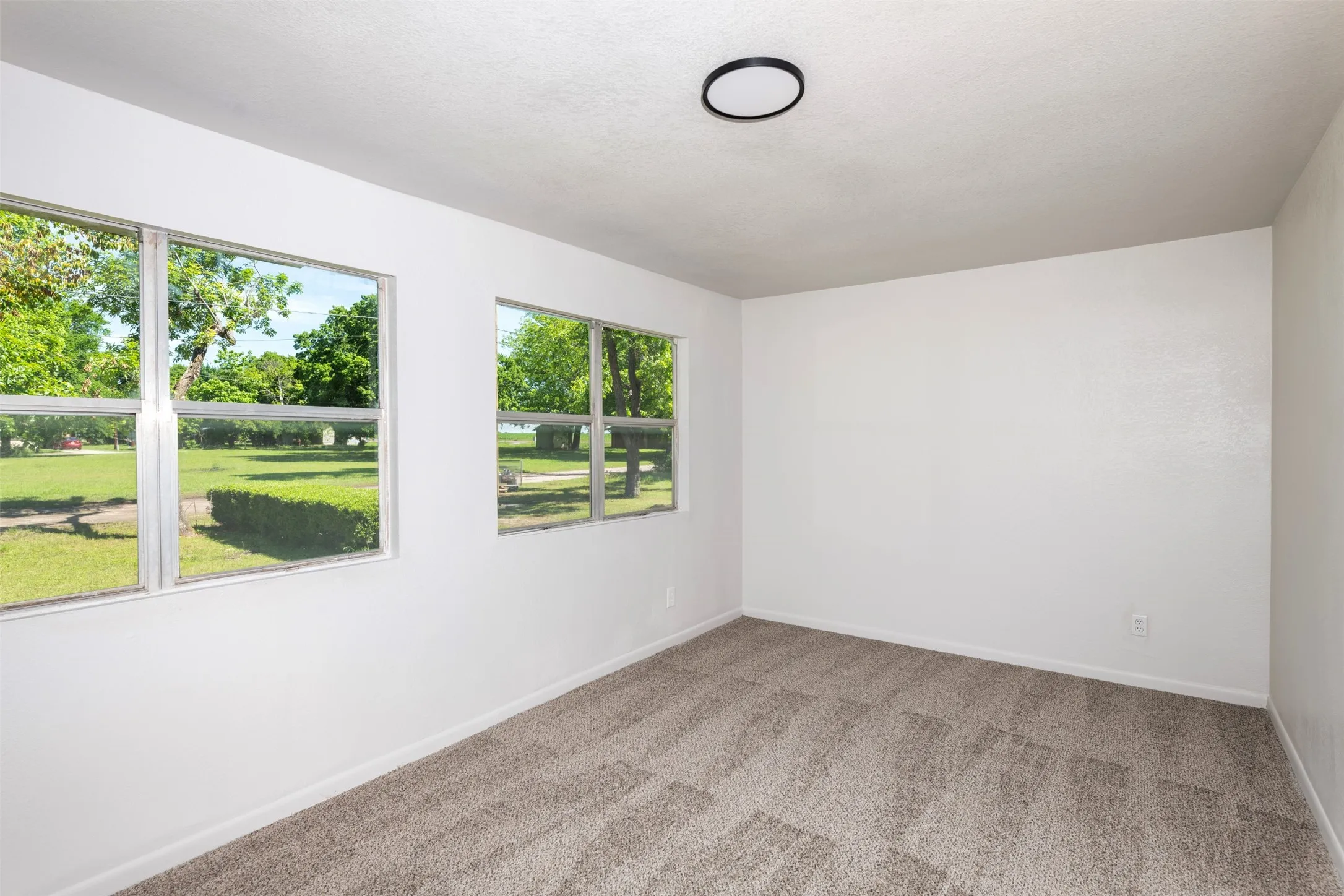 Single Family Residence For Sale in Navarro County , 103 Ivy Street, Goodlow, Texas 75144, 3 Bedroom, 2 Bathroom, Garage spaces, 1,456 Sqft, built in 1984, Preowned, mls#21127041, Real Estate Agent in Goodlow, Homes For Sale in Navarro county, Homes For Sale in Goodlow, Realtor in Goodlow Texas, Real Estate Brokerage Independent Realty Texas, Luminita Cordes Realtor