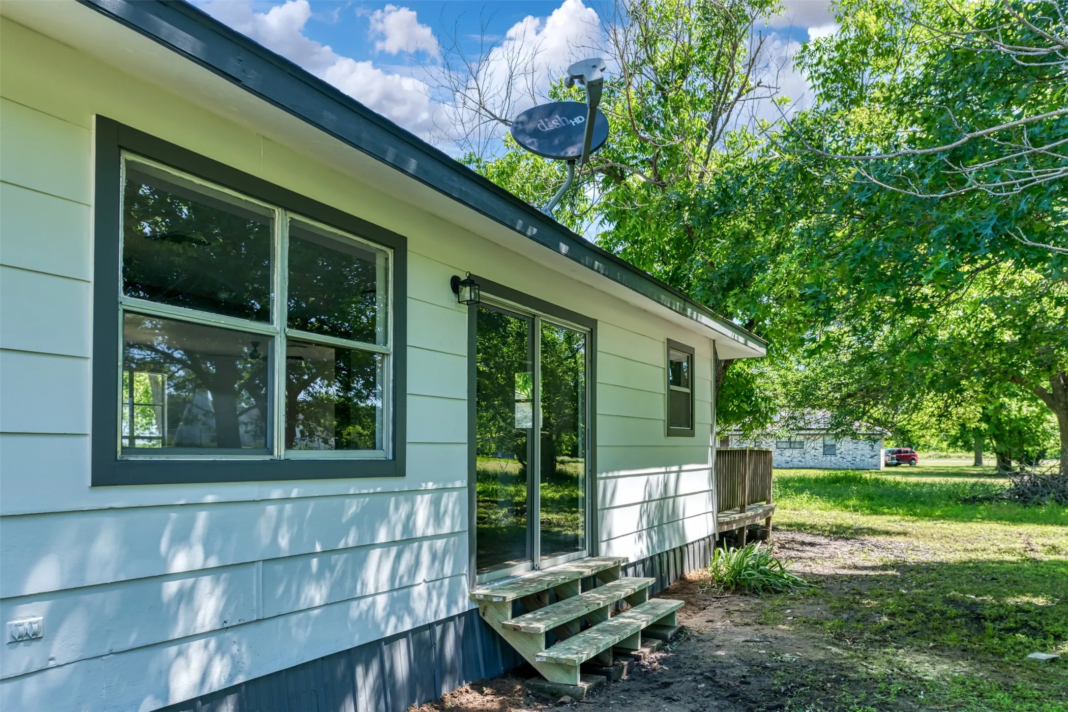 Single Family Residence For Sale in Navarro County , 103 Ivy Street, Goodlow, Texas 75144, 3 Bedroom, 2 Bathroom, Garage spaces, 1,456 Sqft, built in 1984, Preowned, mls#21127041, Real Estate Agent in Goodlow, Homes For Sale in Navarro county, Homes For Sale in Goodlow, Realtor in Goodlow Texas, Real Estate Brokerage Independent Realty Texas, Luminita Cordes Realtor