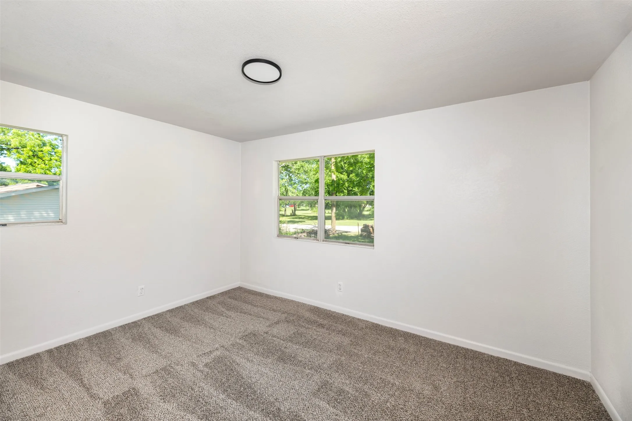 Single Family Residence For Sale in Navarro County , 103 Ivy Street, Goodlow, Texas 75144, 3 Bedroom, 2 Bathroom, Garage spaces, 1,456 Sqft, built in 1984, Preowned, mls#21127041, Real Estate Agent in Goodlow, Homes For Sale in Navarro county, Homes For Sale in Goodlow, Realtor in Goodlow Texas, Real Estate Brokerage Independent Realty Texas, Luminita Cordes Realtor