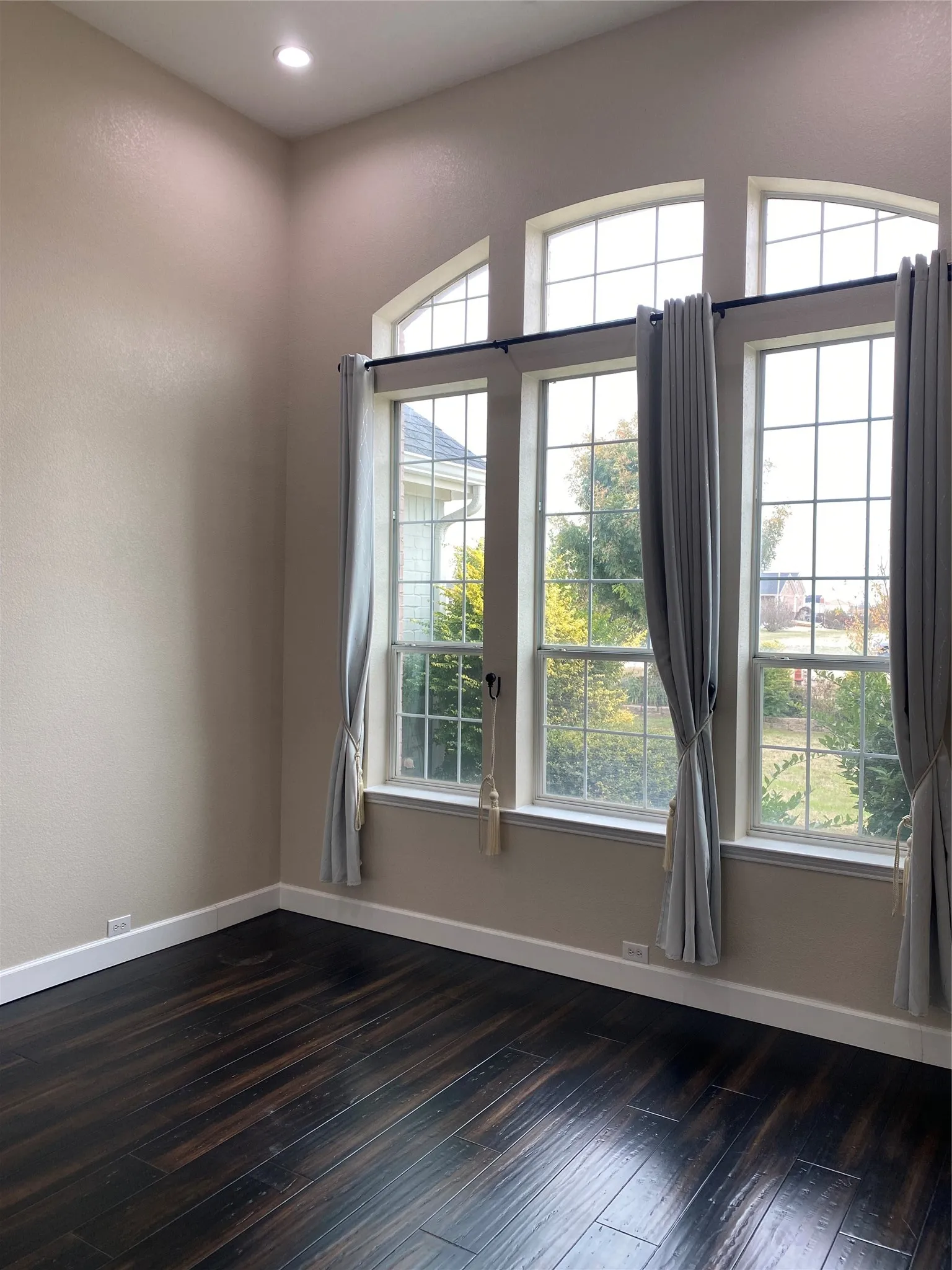 Single Family Residence For Rent in Dallas County , 2920 Pinehurst, Grand Prairie, Texas 75104, 4 Bedroom, 4 Bathroom, 2 Garage spaces, 3,269 Sqft, built in 2006, mls#21127720, Real Estate Agent in Grand Prairie, Homes For Rent in Dallas county, Homes For Rent in Grand Prairie, Realtor in Grand Prairie Texas, Real Estate Brokerage Independent Realty Texas, Luminita Cordes Realtor