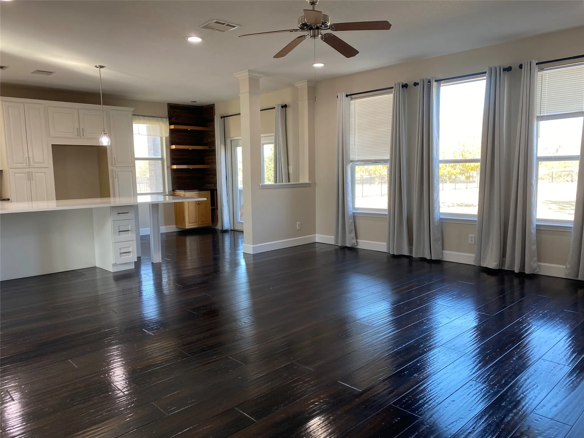 Single Family Residence For Rent in Dallas County , 2920 Pinehurst, Grand Prairie, Texas 75104, 4 Bedroom, 4 Bathroom, 2 Garage spaces, 3,269 Sqft, built in 2006, mls#21127720, Real Estate Agent in Grand Prairie, Homes For Rent in Dallas county, Homes For Rent in Grand Prairie, Realtor in Grand Prairie Texas, Real Estate Brokerage Independent Realty Texas, Luminita Cordes Realtor