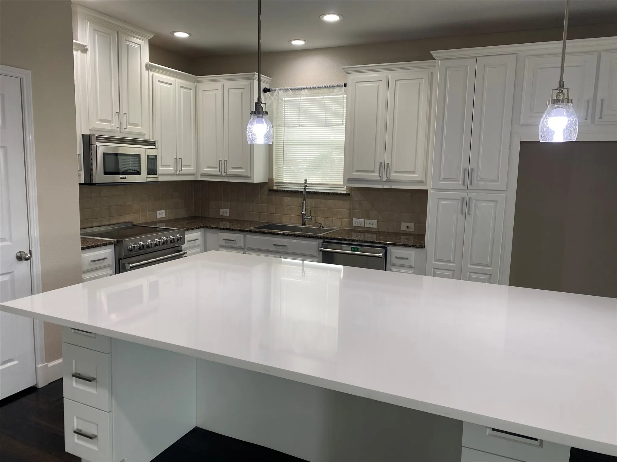 Single Family Residence For Rent in Dallas County , 2920 Pinehurst, Grand Prairie, Texas 75104, 4 Bedroom, 4 Bathroom, 2 Garage spaces, 3,269 Sqft, built in 2006, mls#21127720, Real Estate Agent in Grand Prairie, Homes For Rent in Dallas county, Homes For Rent in Grand Prairie, Realtor in Grand Prairie Texas, Real Estate Brokerage Independent Realty Texas, Luminita Cordes Realtor