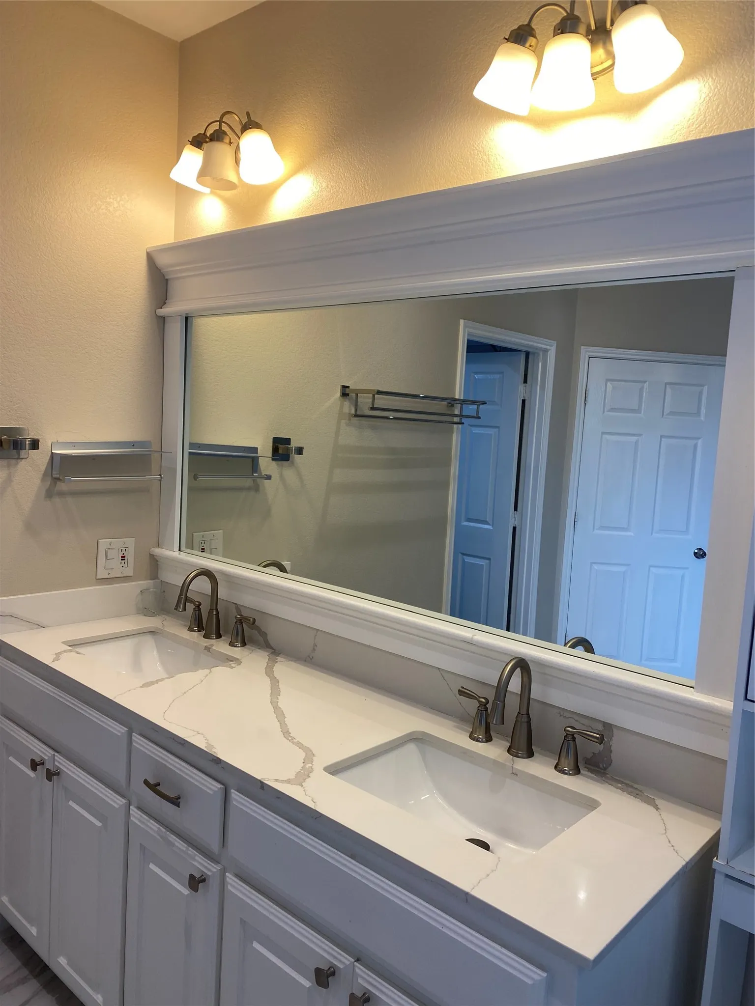 Single Family Residence For Rent in Dallas County , 2920 Pinehurst, Grand Prairie, Texas 75104, 4 Bedroom, 4 Bathroom, 2 Garage spaces, 3,269 Sqft, built in 2006, mls#21127720, Real Estate Agent in Grand Prairie, Homes For Rent in Dallas county, Homes For Rent in Grand Prairie, Realtor in Grand Prairie Texas, Real Estate Brokerage Independent Realty Texas, Luminita Cordes Realtor