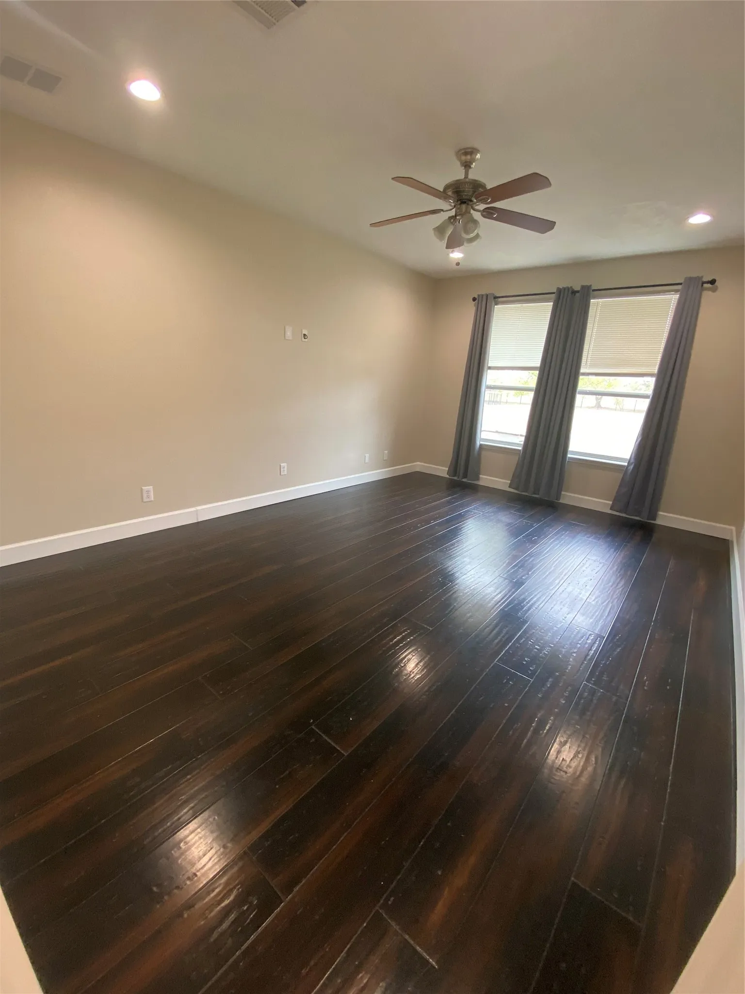 Single Family Residence For Rent in Dallas County , 2920 Pinehurst, Grand Prairie, Texas 75104, 4 Bedroom, 4 Bathroom, 2 Garage spaces, 3,269 Sqft, built in 2006, mls#21127720, Real Estate Agent in Grand Prairie, Homes For Rent in Dallas county, Homes For Rent in Grand Prairie, Realtor in Grand Prairie Texas, Real Estate Brokerage Independent Realty Texas, Luminita Cordes Realtor