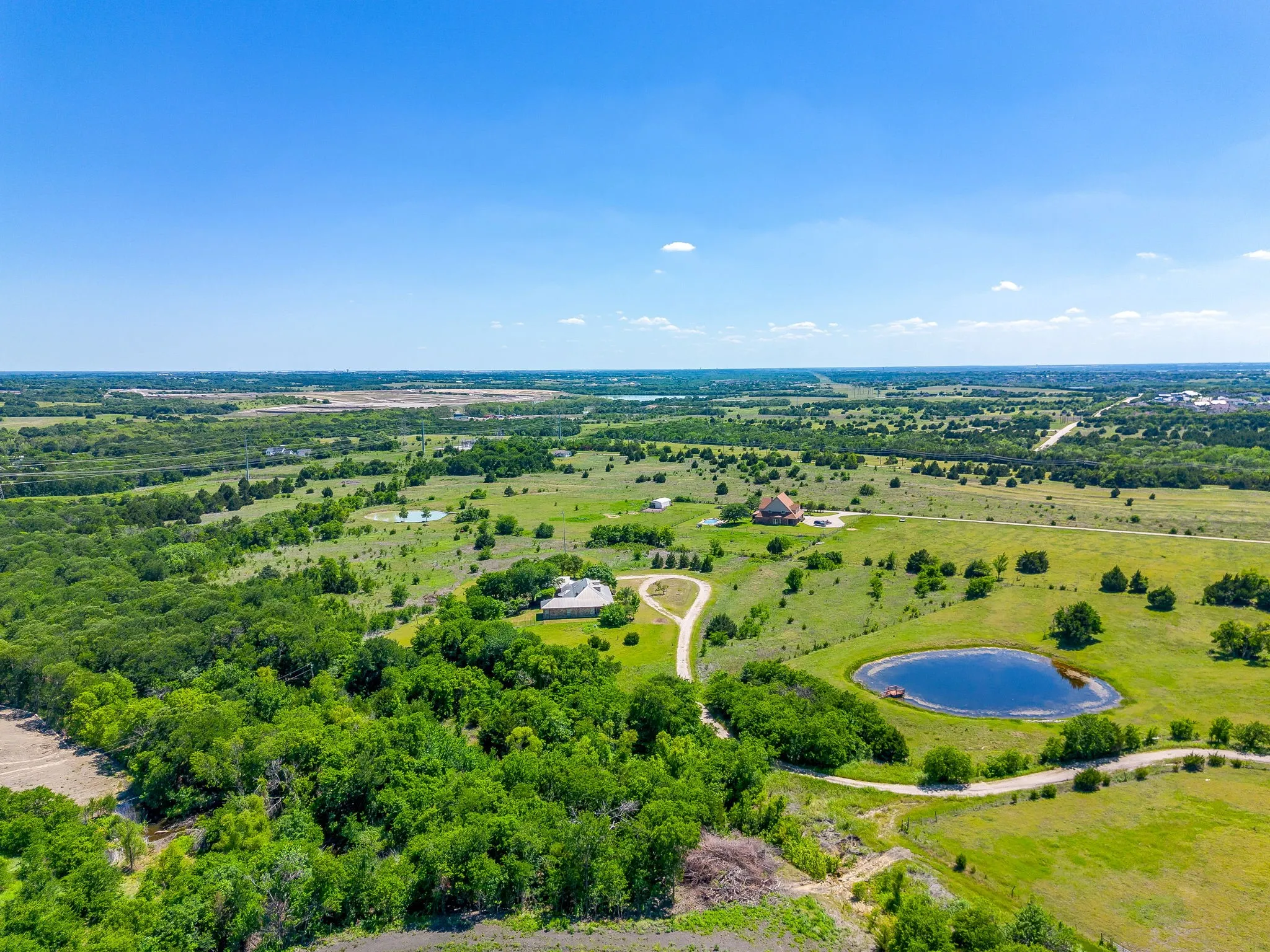 Single Family Residence For Sale in Rockwall County , 831 Cullins Road, Rockwall, Texas 75032, 3 Bedroom, 3 Bathroom, 2 Garage spaces, 3,032 Sqft, built in 1995, Preowned, mls#21119590, Real Estate Agent in Rockwall, Homes For Sale in Rockwall county, Homes For Sale in Rockwall, Realtor in Rockwall Texas, Real Estate Brokerage Independent Realty Texas, Luminita Cordes Realtor