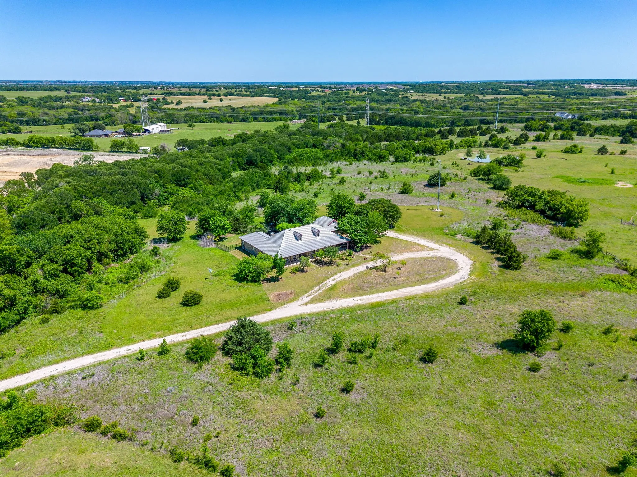 Single Family Residence For Sale in Rockwall County , 831 Cullins Road, Rockwall, Texas 75032, 3 Bedroom, 3 Bathroom, 2 Garage spaces, 3,032 Sqft, built in 1995, Preowned, mls#21119590, Real Estate Agent in Rockwall, Homes For Sale in Rockwall county, Homes For Sale in Rockwall, Realtor in Rockwall Texas, Real Estate Brokerage Independent Realty Texas, Luminita Cordes Realtor