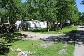 Mobile Home For Sale in Denton County , 500 Oakwood Drive, Bartonville, Texas 76226, 0, 0, Garage spaces, 1,280 Sqft, built in 1980, Preowned, Price $275,000, mls#21128037, Real Estate Agent in Bartonville, Homes For Sale in Denton county, Homes For Sale in Bartonville, Realtor in Bartonville Texas, Real Estate Brokerage Independent Realty Texas, Luminita Cordes Realtor