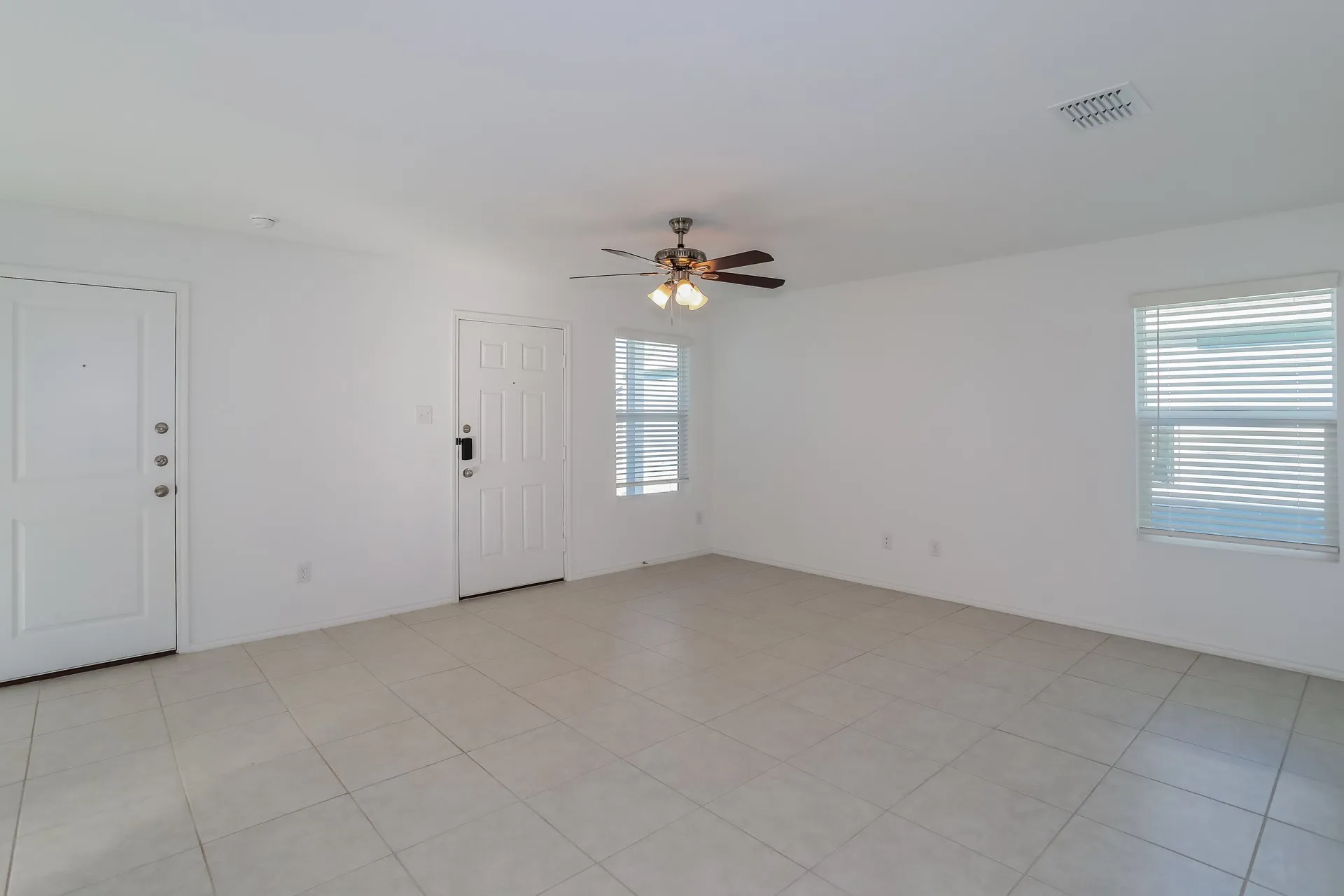 Single Family Residence For Rent in Collin County , 5825 Rockrose Lane, Princeton, Texas 75407, 3 Bedrooms, 2 Bathrooms, 2 Garage spaces, 1,440 Sqft, built in 2022, Price $1,780, mls#21128100, Real Estate Agent in Princeton, Homes For Rent in Collin county, Homes For Rent in Princeton, Realtor in Princeton Texas, Real Estate Brokerage Independent Realty Texas, Luminita Cordes Realtor