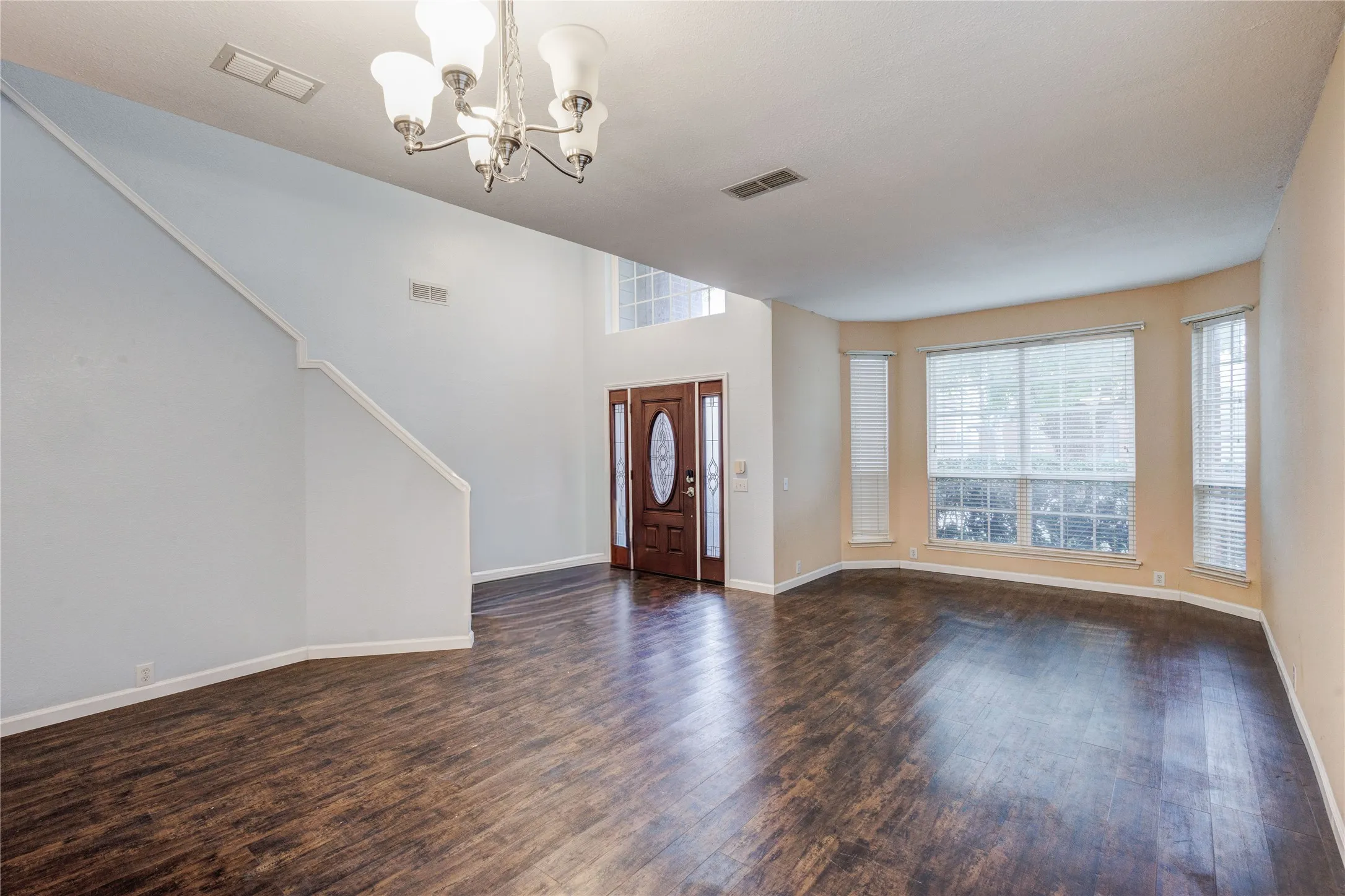Single Family Residence For Sale in Tarrant County , 1036 Cottonbelt Drive, Saginaw, Texas 76131, 4 Bedroom, 4 Bathroom, 2 Garage spaces, 3,130 Sqft, built in 1998, mls#21128252, Real Estate Agent in Saginaw, Homes For Sale in Tarrant county, Homes For Sale in Saginaw, Realtor in Saginaw Texas, Real Estate Brokerage Independent Realty Texas, Luminita Cordes Realtor