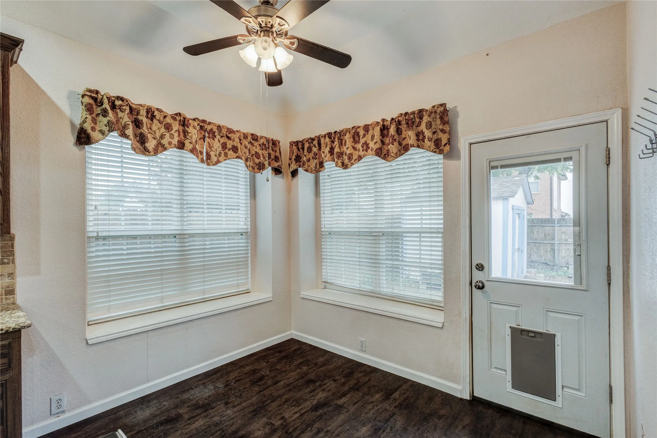 Single Family Residence For Sale in Tarrant County , 1036 Cottonbelt Drive, Saginaw, Texas 76131, 4 Bedroom, 4 Bathroom, 2 Garage spaces, 3,130 Sqft, built in 1998, mls#21128252, Real Estate Agent in Saginaw, Homes For Sale in Tarrant county, Homes For Sale in Saginaw, Realtor in Saginaw Texas, Real Estate Brokerage Independent Realty Texas, Luminita Cordes Realtor