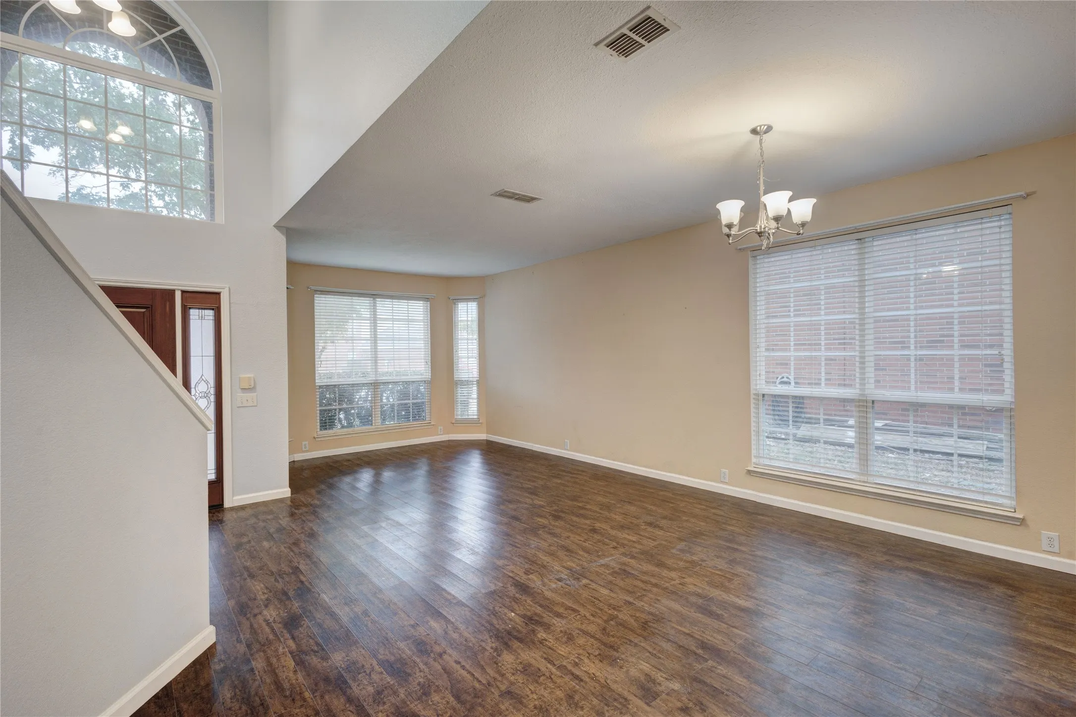 Single Family Residence For Sale in Tarrant County , 1036 Cottonbelt Drive, Saginaw, Texas 76131, 4 Bedroom, 4 Bathroom, 2 Garage spaces, 3,130 Sqft, built in 1998, mls#21128252, Real Estate Agent in Saginaw, Homes For Sale in Tarrant county, Homes For Sale in Saginaw, Realtor in Saginaw Texas, Real Estate Brokerage Independent Realty Texas, Luminita Cordes Realtor