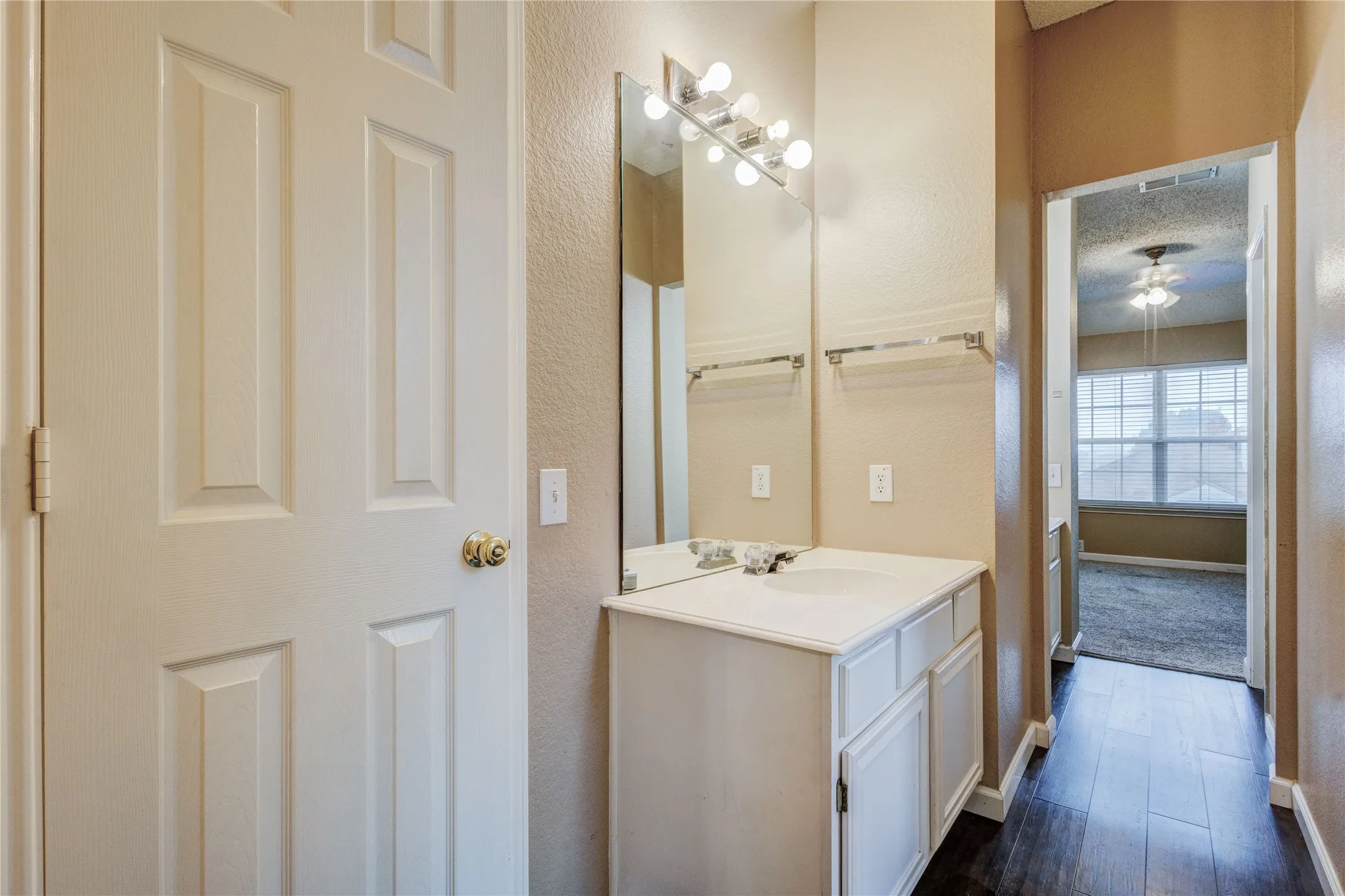 Single Family Residence For Sale in Tarrant County , 1036 Cottonbelt Drive, Saginaw, Texas 76131, 4 Bedroom, 4 Bathroom, 2 Garage spaces, 3,130 Sqft, built in 1998, mls#21128252, Real Estate Agent in Saginaw, Homes For Sale in Tarrant county, Homes For Sale in Saginaw, Realtor in Saginaw Texas, Real Estate Brokerage Independent Realty Texas, Luminita Cordes Realtor