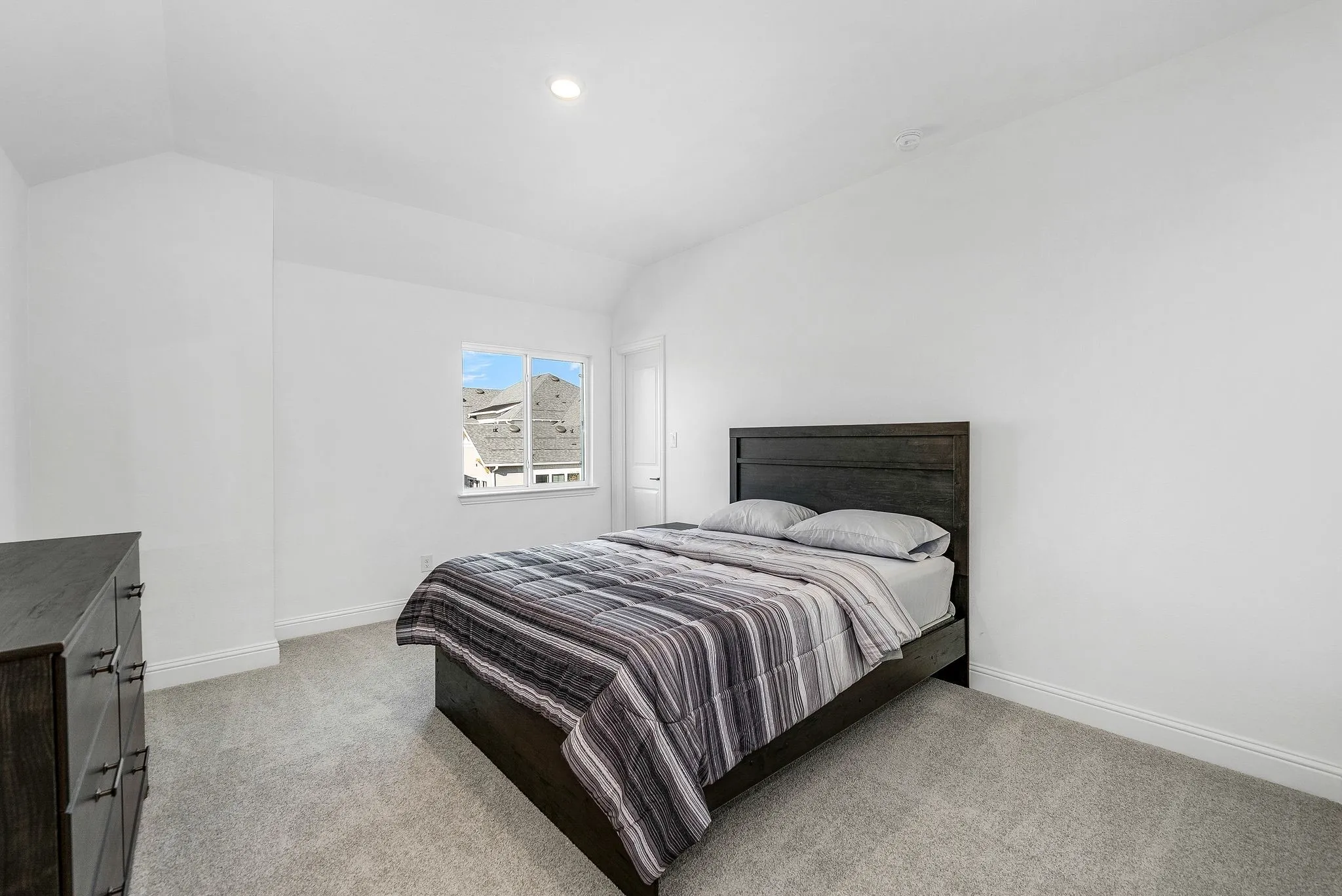 Single Family Residence For Sale in Denton County , 13630 Colony Mews, Frisco, Texas 75033, 4 Bedroom, 3 Bathroom, 2 Garage spaces, 2,659 Sqft, built in 2024, Preowned, mls#21120370, Real Estate Agent in Frisco, Homes For Sale in Denton county, Homes For Sale in Frisco, Realtor in Frisco Texas, Real Estate Brokerage Independent Realty Texas, Luminita Cordes Realtor