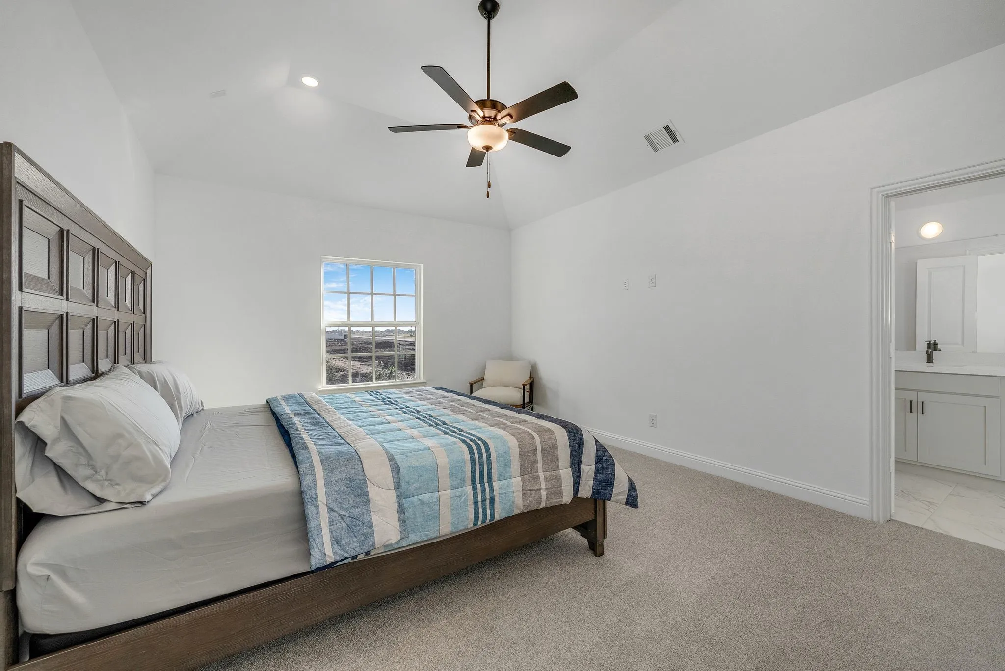 Single Family Residence For Sale in Denton County , 13630 Colony Mews, Frisco, Texas 75033, 4 Bedroom, 3 Bathroom, 2 Garage spaces, 2,659 Sqft, built in 2024, Preowned, mls#21120370, Real Estate Agent in Frisco, Homes For Sale in Denton county, Homes For Sale in Frisco, Realtor in Frisco Texas, Real Estate Brokerage Independent Realty Texas, Luminita Cordes Realtor