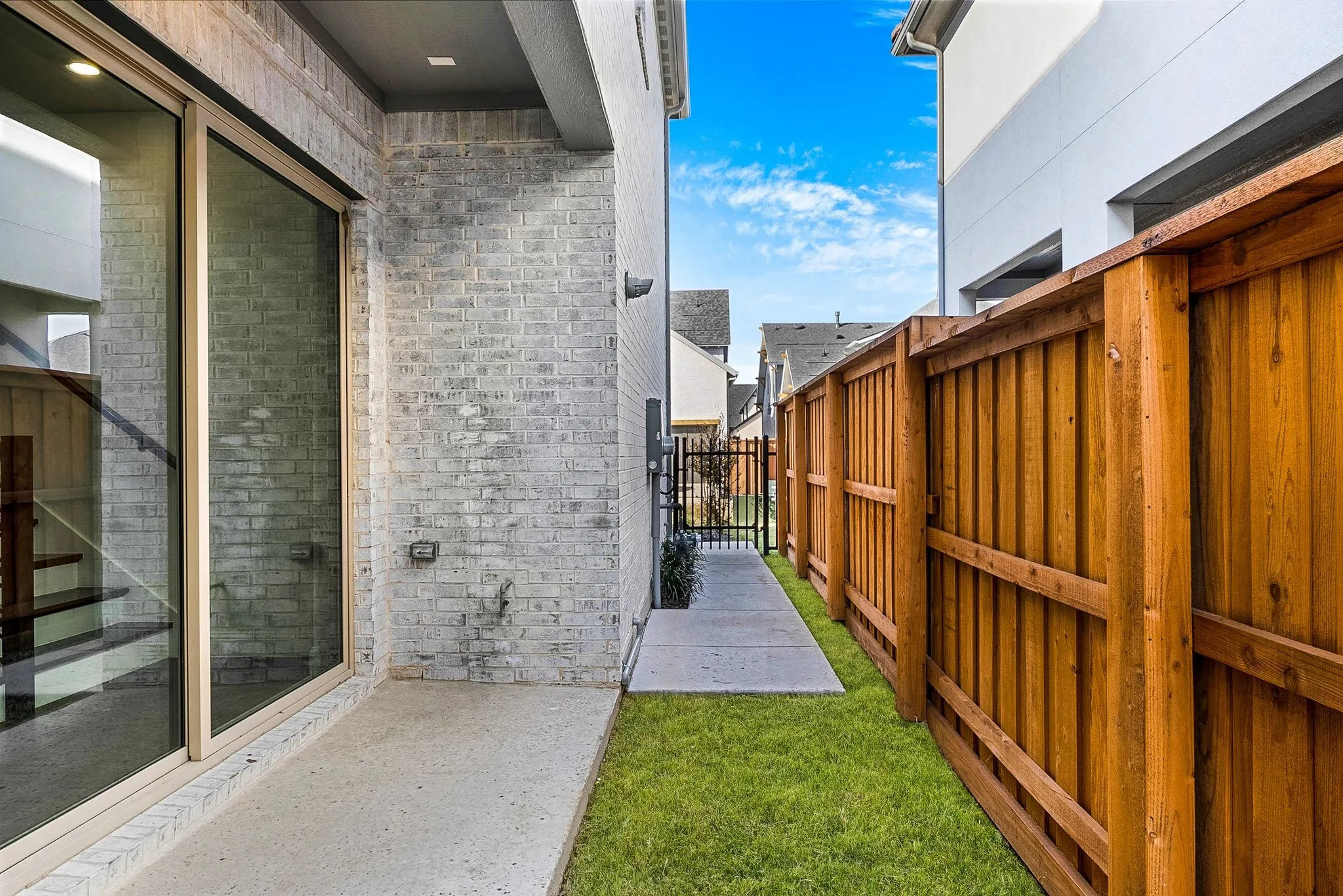 Single Family Residence For Sale in Denton County , 13630 Colony Mews, Frisco, Texas 75033, 4 Bedroom, 3 Bathroom, 2 Garage spaces, 2,659 Sqft, built in 2024, Preowned, mls#21120370, Real Estate Agent in Frisco, Homes For Sale in Denton county, Homes For Sale in Frisco, Realtor in Frisco Texas, Real Estate Brokerage Independent Realty Texas, Luminita Cordes Realtor
