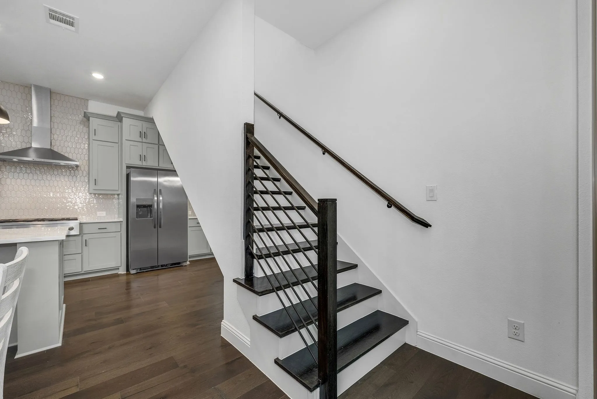 Single Family Residence For Sale in Denton County , 13630 Colony Mews, Frisco, Texas 75033, 4 Bedroom, 3 Bathroom, 2 Garage spaces, 2,659 Sqft, built in 2024, Preowned, mls#21120370, Real Estate Agent in Frisco, Homes For Sale in Denton county, Homes For Sale in Frisco, Realtor in Frisco Texas, Real Estate Brokerage Independent Realty Texas, Luminita Cordes Realtor