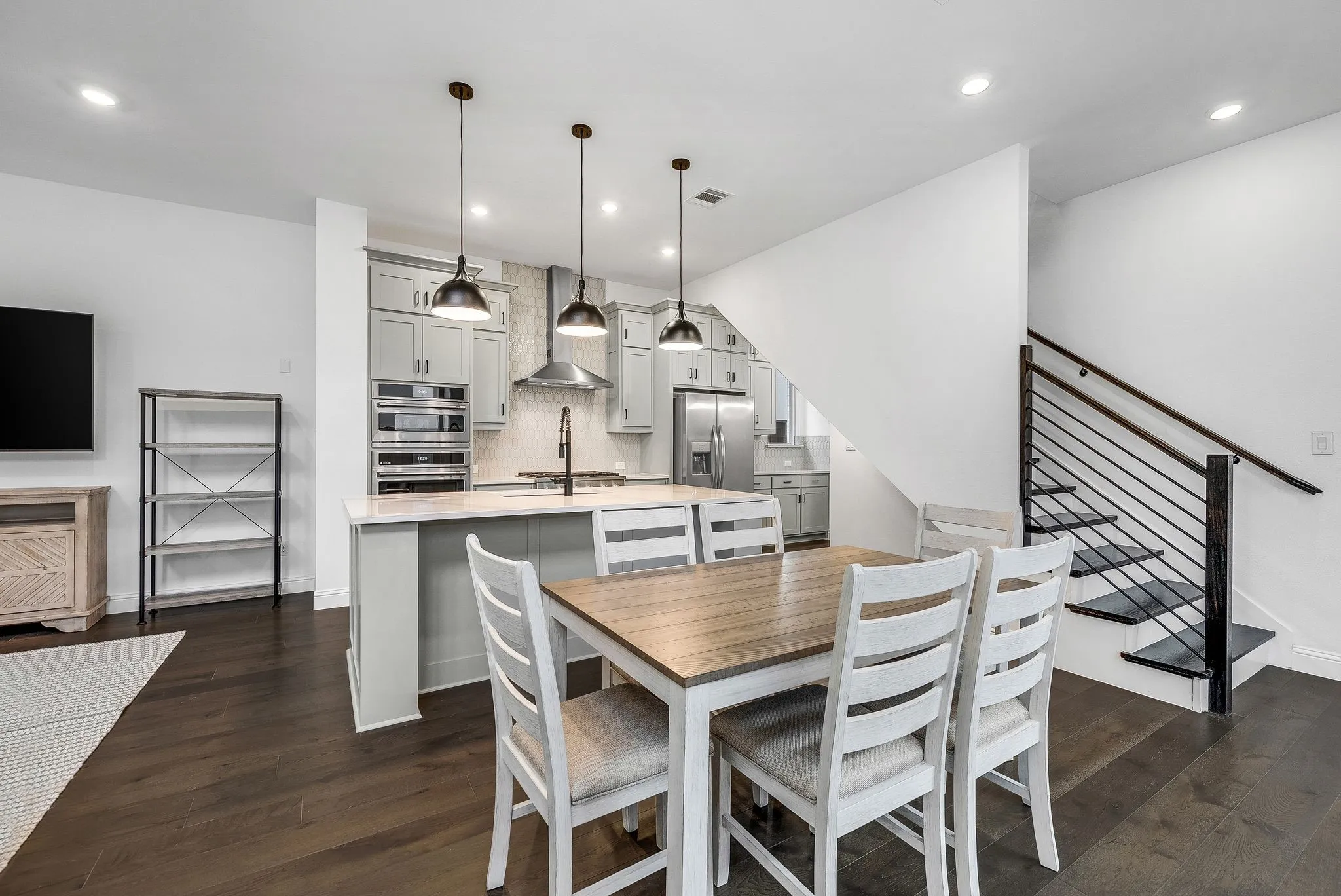 Single Family Residence For Sale in Denton County , 13630 Colony Mews, Frisco, Texas 75033, 4 Bedroom, 3 Bathroom, 2 Garage spaces, 2,659 Sqft, built in 2024, Preowned, mls#21120370, Real Estate Agent in Frisco, Homes For Sale in Denton county, Homes For Sale in Frisco, Realtor in Frisco Texas, Real Estate Brokerage Independent Realty Texas, Luminita Cordes Realtor