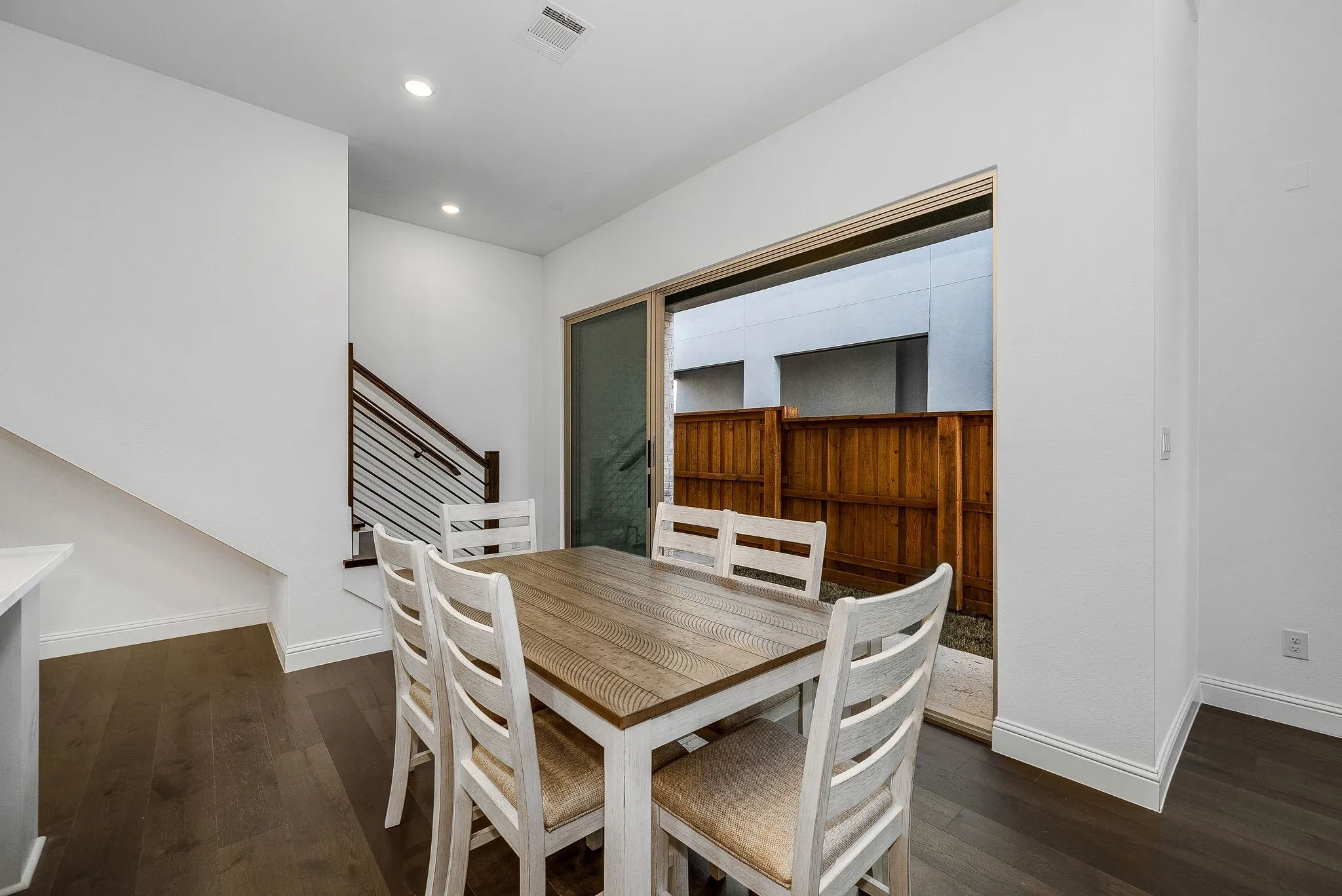 Single Family Residence For Sale in Denton County , 13630 Colony Mews, Frisco, Texas 75033, 4 Bedroom, 3 Bathroom, 2 Garage spaces, 2,659 Sqft, built in 2024, Preowned, mls#21120370, Real Estate Agent in Frisco, Homes For Sale in Denton county, Homes For Sale in Frisco, Realtor in Frisco Texas, Real Estate Brokerage Independent Realty Texas, Luminita Cordes Realtor