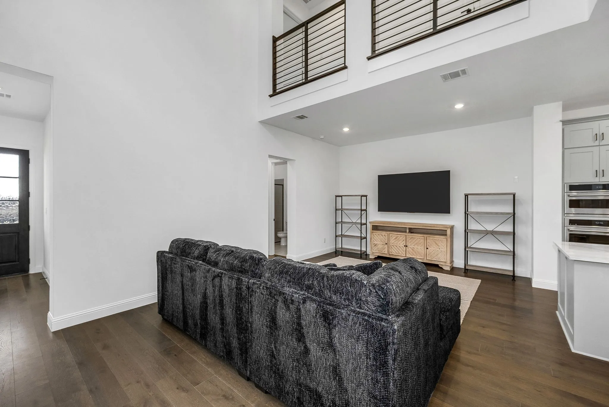 Single Family Residence For Sale in Denton County , 13630 Colony Mews, Frisco, Texas 75033, 4 Bedroom, 3 Bathroom, 2 Garage spaces, 2,659 Sqft, built in 2024, Preowned, mls#21120370, Real Estate Agent in Frisco, Homes For Sale in Denton county, Homes For Sale in Frisco, Realtor in Frisco Texas, Real Estate Brokerage Independent Realty Texas, Luminita Cordes Realtor