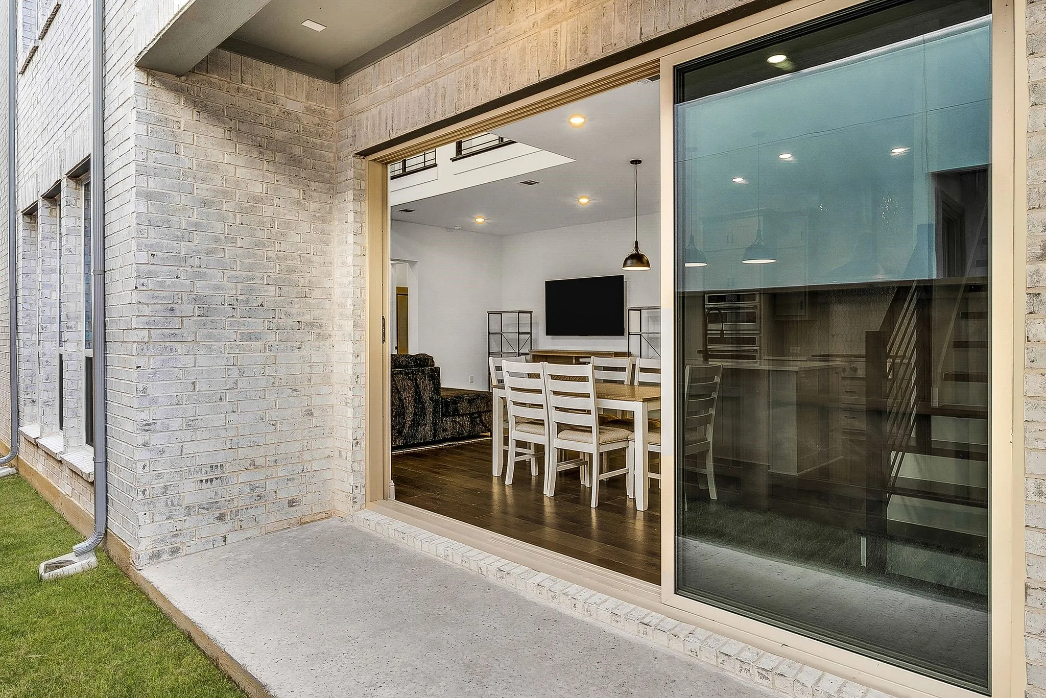 Single Family Residence For Sale in Denton County , 13630 Colony Mews, Frisco, Texas 75033, 4 Bedroom, 3 Bathroom, 2 Garage spaces, 2,659 Sqft, built in 2024, Preowned, mls#21120370, Real Estate Agent in Frisco, Homes For Sale in Denton county, Homes For Sale in Frisco, Realtor in Frisco Texas, Real Estate Brokerage Independent Realty Texas, Luminita Cordes Realtor