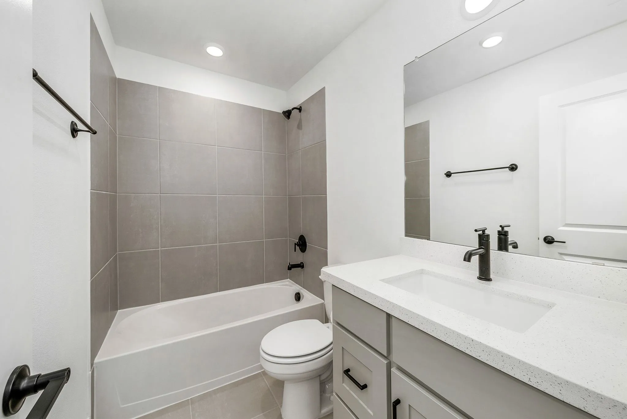 Single Family Residence For Sale in Denton County , 13630 Colony Mews, Frisco, Texas 75033, 4 Bedroom, 3 Bathroom, 2 Garage spaces, 2,659 Sqft, built in 2024, Preowned, mls#21120370, Real Estate Agent in Frisco, Homes For Sale in Denton county, Homes For Sale in Frisco, Realtor in Frisco Texas, Real Estate Brokerage Independent Realty Texas, Luminita Cordes Realtor
