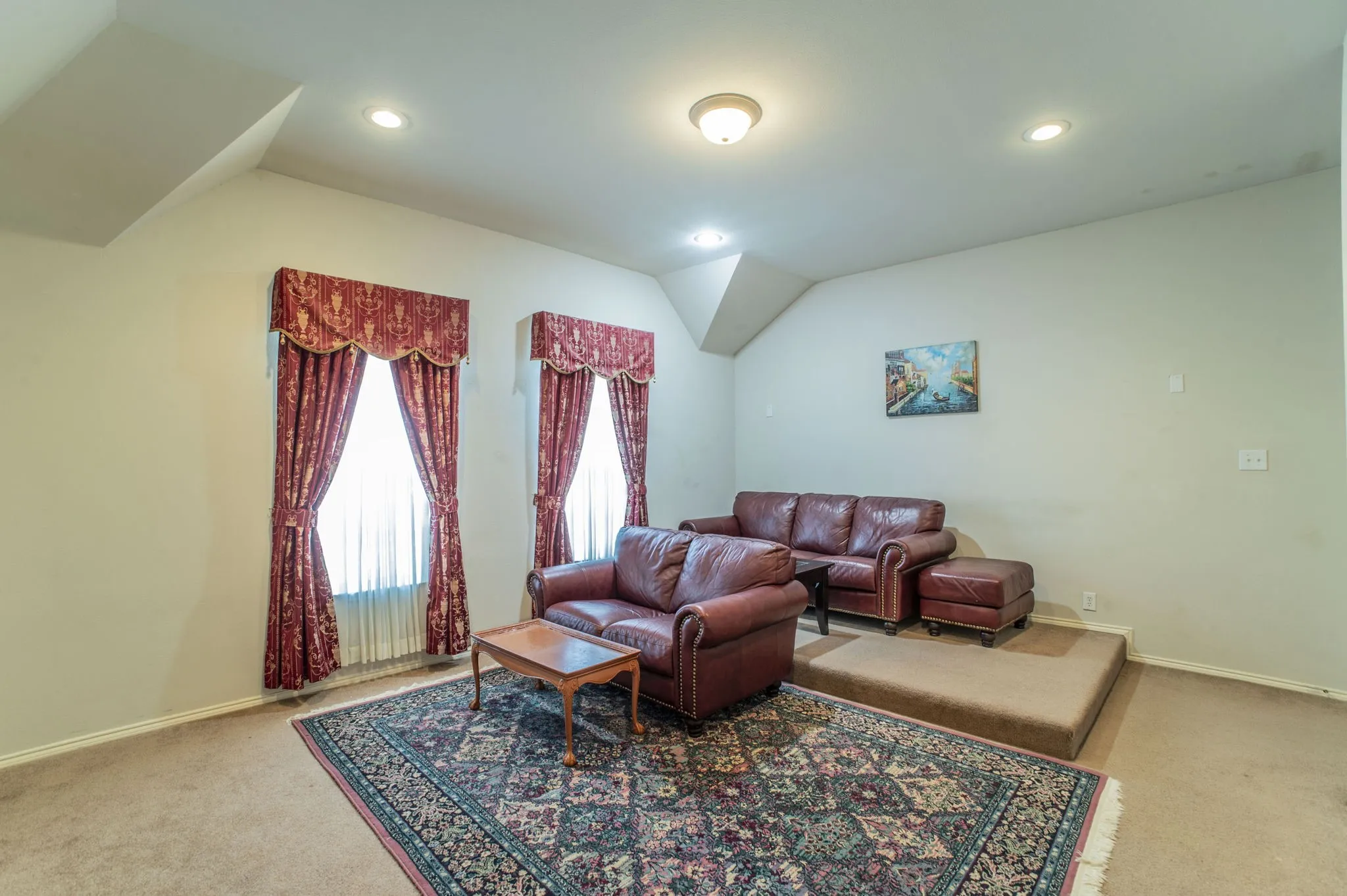 Single Family Residence For Sale in Tarrant County , 2335 Shackleford Trail, Grand Prairie, Texas 75052, 4 Bedrooms, 4 Bathrooms, 3 Garage spaces, 4,037 Sqft, built in 2006, Price $629,900, mls#21128041, Real Estate Agent in Grand Prairie, Homes For Sale in Tarrant county, Homes For Sale in Grand Prairie, Realtor in Grand Prairie Texas, Real Estate Brokerage Independent Realty Texas, Luminita Cordes Realtor