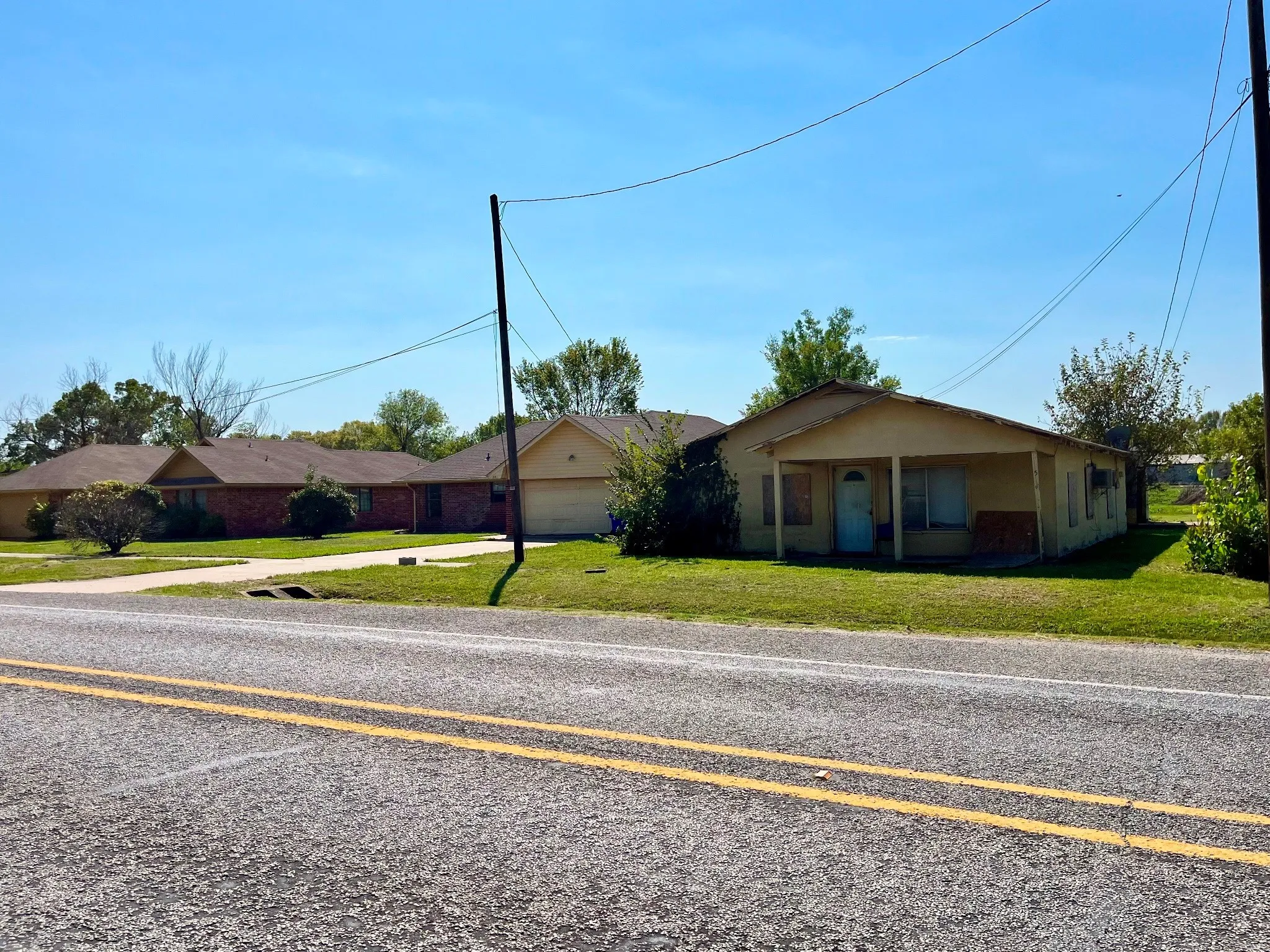 Retail For Sale in Kaufman County , 501 E Broad Street, Forney, Texas 75126, 0, 0, Garage spaces, 0 Sqft, built in 0, Preowned, Price $99,900, mls#21127872, Real Estate Agent in Forney, Homes For Sale in Kaufman county, Homes For Sale in Forney, Realtor in Forney Texas, Real Estate Brokerage Independent Realty Texas, Luminita Cordes Realtor