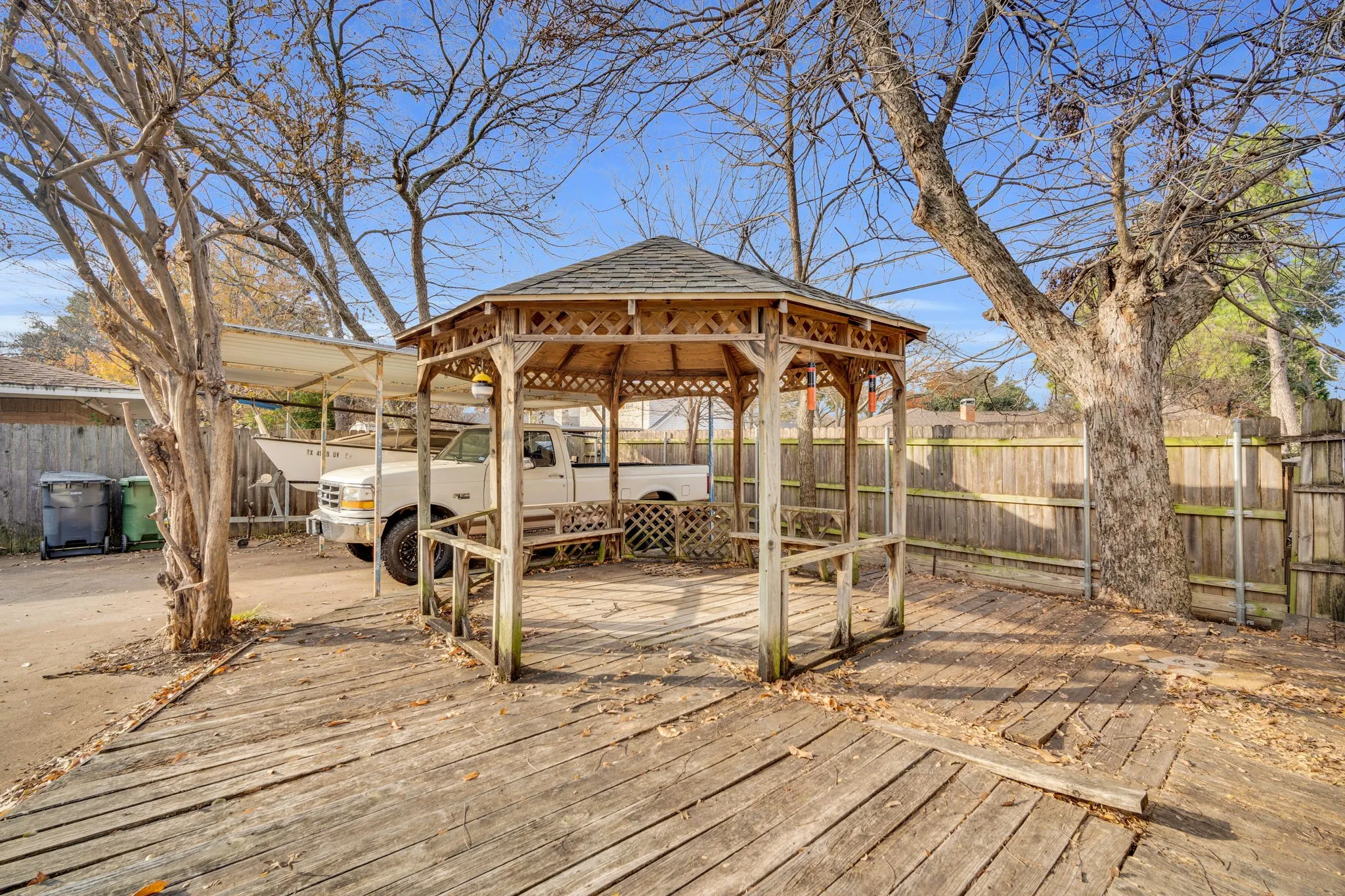 Single Family Residence For Sale in Tarrant County , 1320 Apache Street, Arlington, Texas 76012, 3 Bedroom, 2 Bathroom, 2 Garage spaces, 2,086 Sqft, built in 1964, mls#21128753, Real Estate Agent in Arlington, Homes For Sale in Tarrant county, Homes For Sale in Arlington, Realtor in Arlington Texas, Real Estate Brokerage Independent Realty Texas, Luminita Cordes Realtor