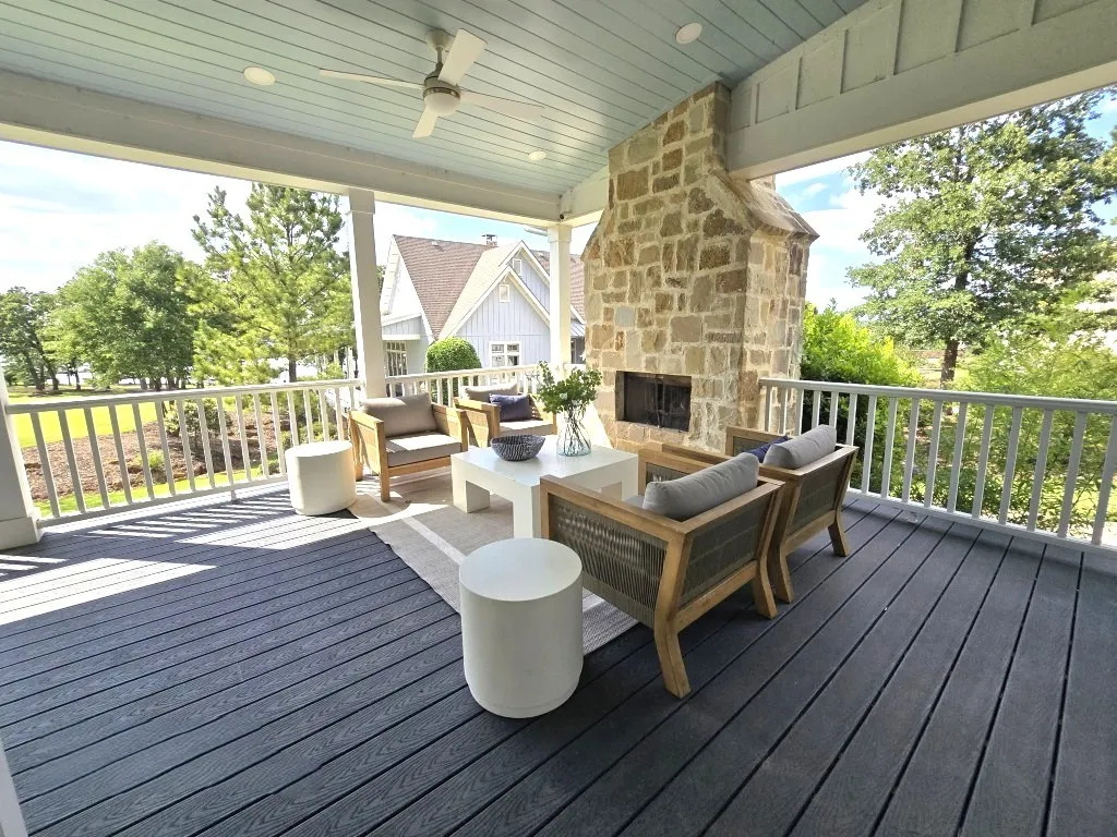 outdoor living area