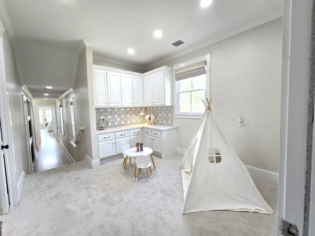 Single Family Residence For Sale in Henderson County , 4521 W Cove Court, Malakoff, Texas 75148, 5 Bedroom, 7 Bathroom, Garage spaces, 4,502 Sqft, built in 2016, mls#21128764, Real Estate Agent in Malakoff, Homes For Sale in Henderson county, Homes For Sale in Malakoff, Realtor in Malakoff Texas, Real Estate Brokerage Independent Realty Texas, Luminita Cordes Realtor