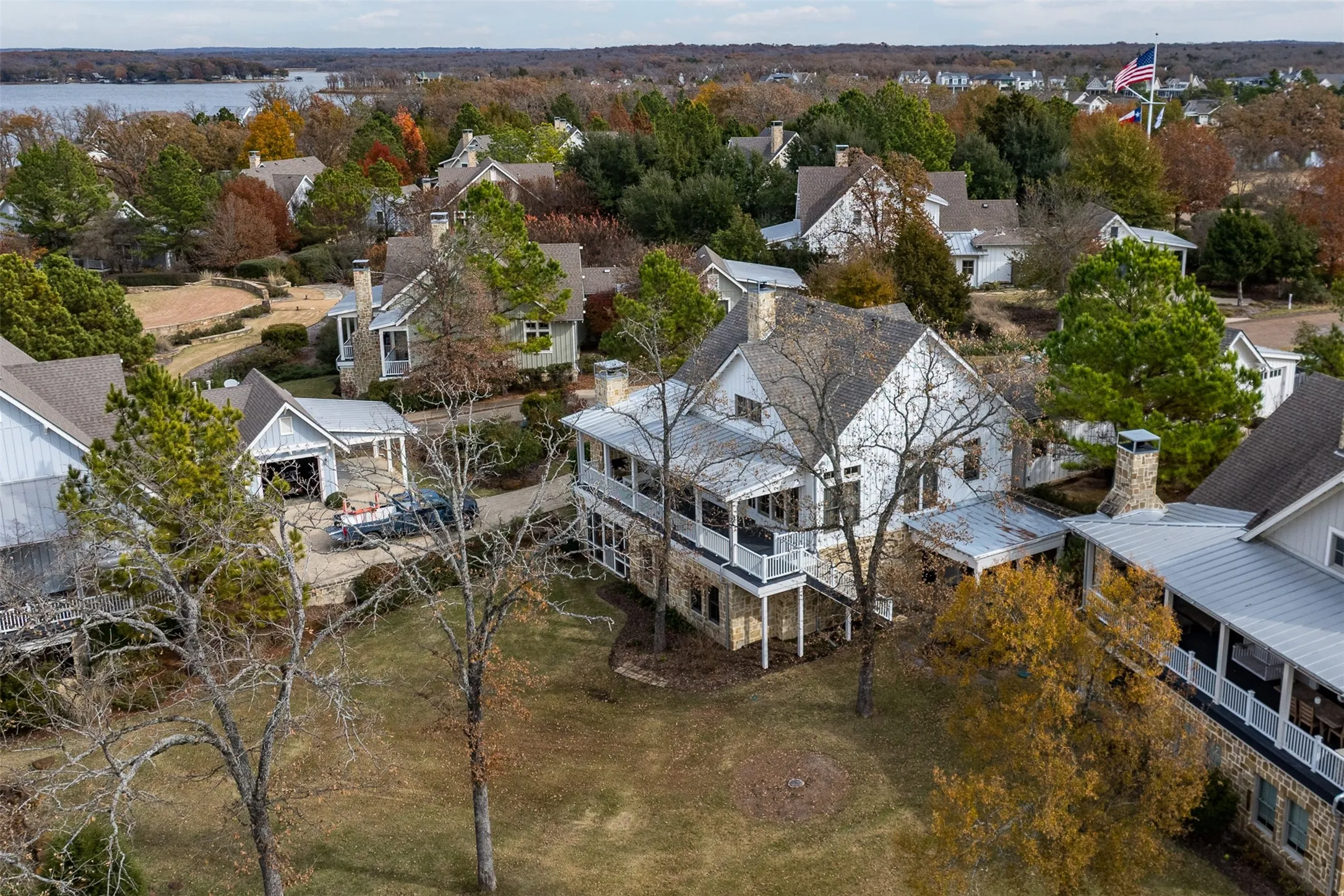 Single Family Residence For Sale in Henderson County , 4521 W Cove Court, Malakoff, Texas 75148, 5 Bedroom, 7 Bathroom, Garage spaces, 4,502 Sqft, built in 2016, mls#21128764, Real Estate Agent in Malakoff, Homes For Sale in Henderson county, Homes For Sale in Malakoff, Realtor in Malakoff Texas, Real Estate Brokerage Independent Realty Texas, Luminita Cordes Realtor