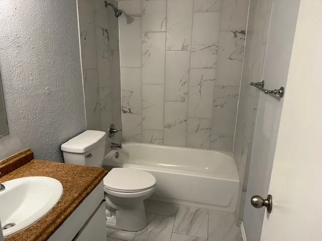 Condominium For Sale in Tarrant County , 6000 Westridge Lane 802, Fort Worth, Texas 76116, 3 Bedroom, 2 Bathroom, Garage spaces, 1,764 Sqft, built in 1969, Preowned, mls#21128667, Real Estate Agent in Fort Worth, Homes For Sale in Tarrant county, Homes For Sale in Fort Worth, Realtor in Fort Worth Texas, Real Estate Brokerage Independent Realty Texas, Luminita Cordes Realtor