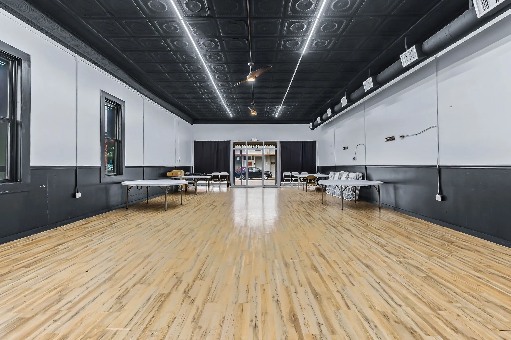 Retail For Rent in Hunt County , 2402 Stonewall Street, Greenville, Texas 75401, 0, 0, Garage spaces, 0 Sqft, built in 1943, Preowned, Price $1,975, mls#21128803, Real Estate Agent in Greenville, Homes For Rent in Hunt county, Homes For Rent in Greenville, Realtor in Greenville Texas, Real Estate Brokerage Independent Realty Texas, Luminita Cordes Realtor