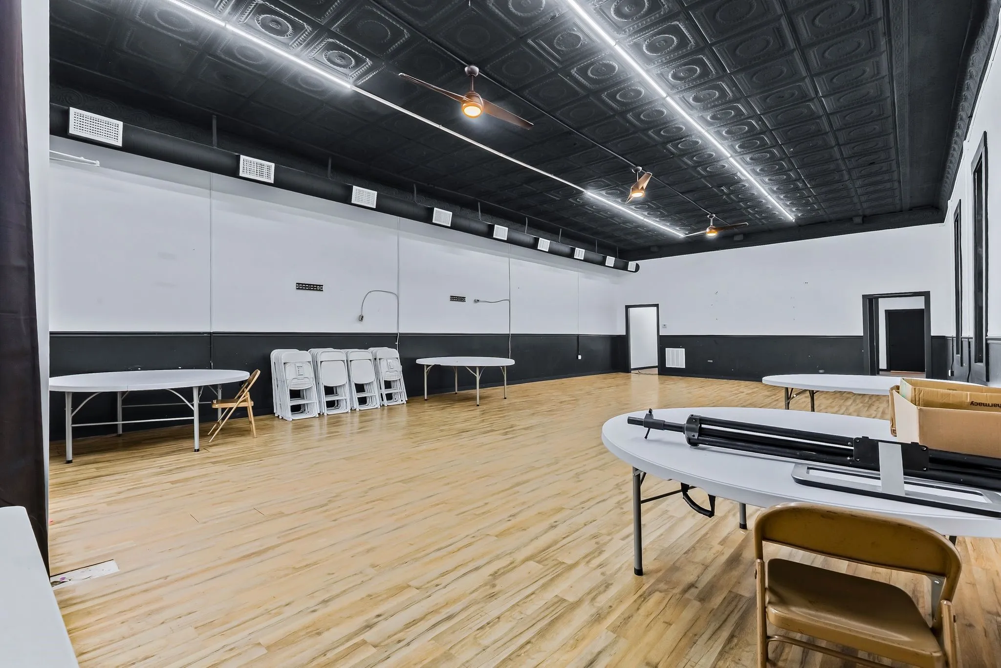 Retail For Rent in Hunt County , 2402 Stonewall Street, Greenville, Texas 75401, 0, 0, Garage spaces, 0 Sqft, built in 1943, Preowned, Price $1,975, mls#21128803, Real Estate Agent in Greenville, Homes For Rent in Hunt county, Homes For Rent in Greenville, Realtor in Greenville Texas, Real Estate Brokerage Independent Realty Texas, Luminita Cordes Realtor