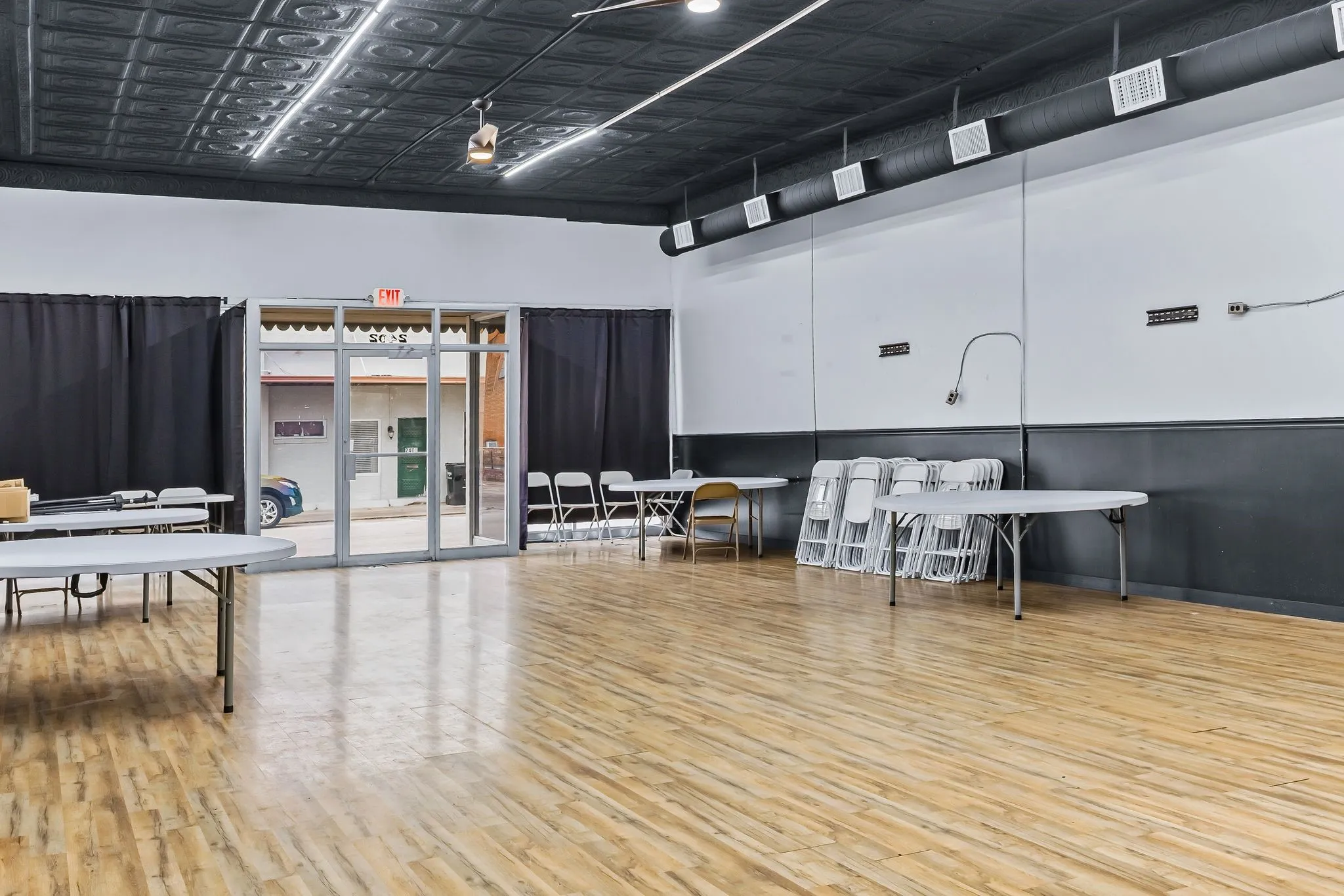 Retail For Rent in Hunt County , 2402 Stonewall Street, Greenville, Texas 75401, 0, 0, Garage spaces, 0 Sqft, built in 1943, Preowned, Price $1,975, mls#21128803, Real Estate Agent in Greenville, Homes For Rent in Hunt county, Homes For Rent in Greenville, Realtor in Greenville Texas, Real Estate Brokerage Independent Realty Texas, Luminita Cordes Realtor