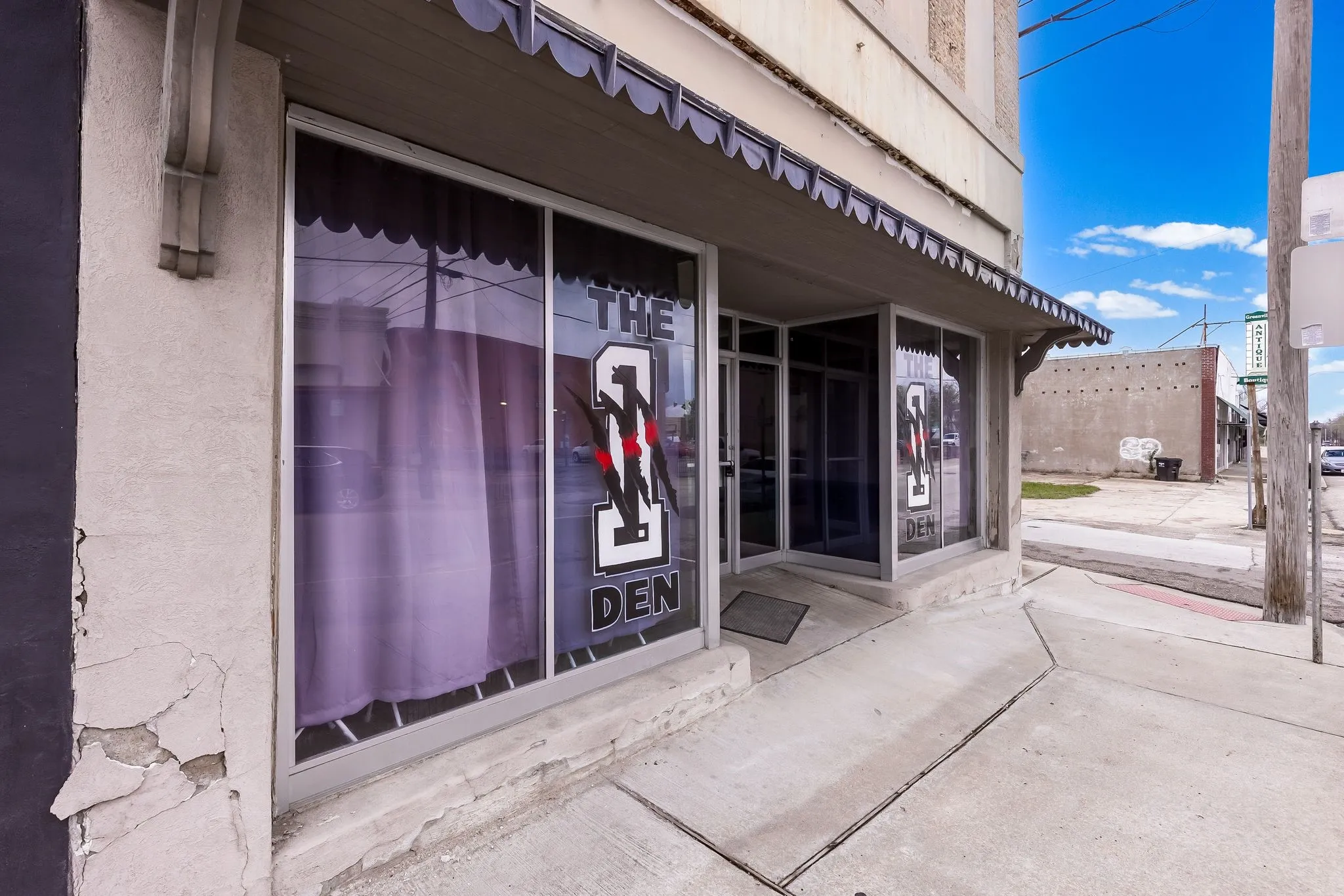Retail For Rent in Hunt County , 2402 Stonewall Street, Greenville, Texas 75401, 0, 0, Garage spaces, 0 Sqft, built in 1943, Preowned, Price $1,975, mls#21128803, Real Estate Agent in Greenville, Homes For Rent in Hunt county, Homes For Rent in Greenville, Realtor in Greenville Texas, Real Estate Brokerage Independent Realty Texas, Luminita Cordes Realtor