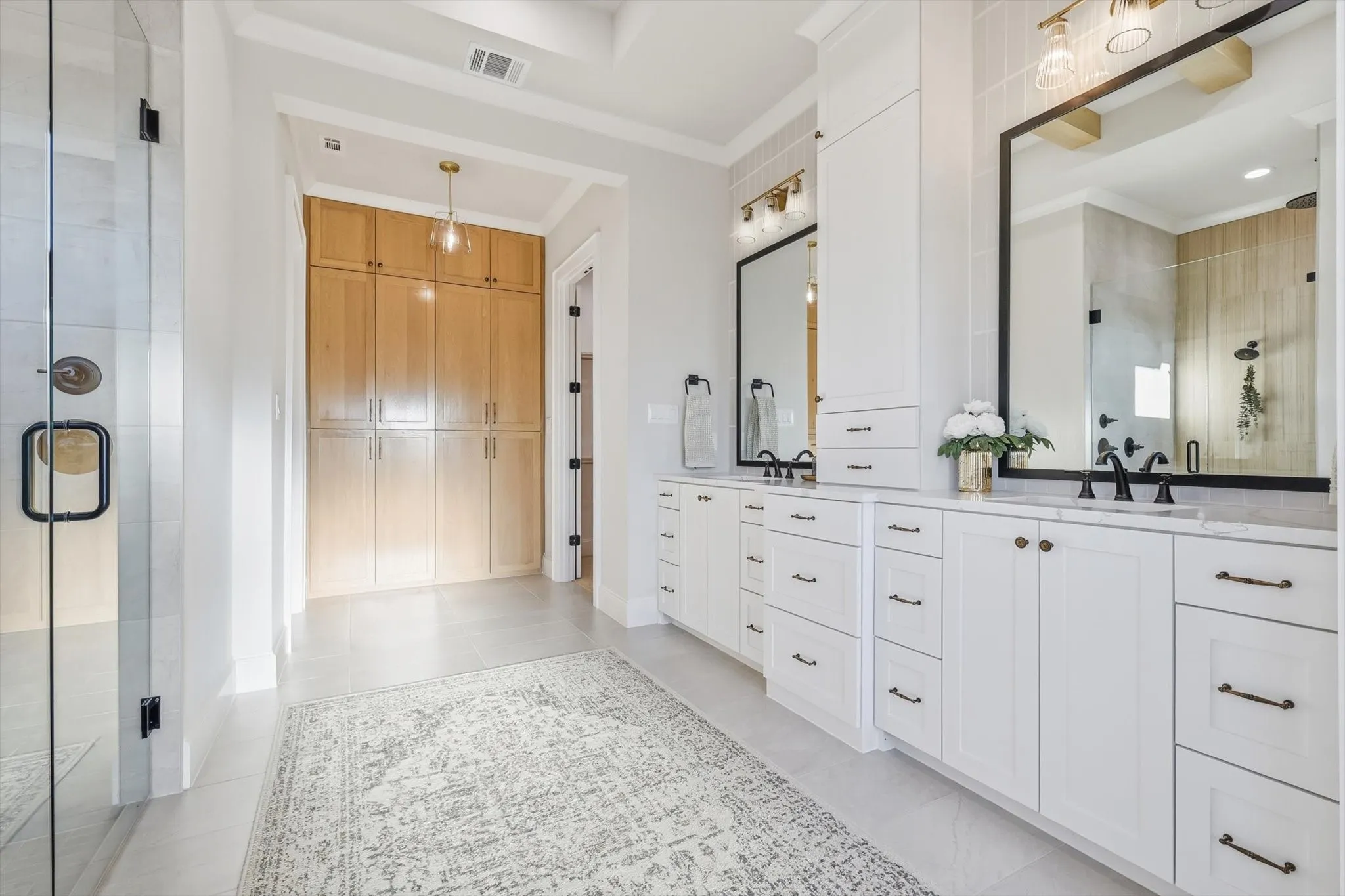Single Family Residence For Sale in Ellis County , 122 Ozro Road, Maypearl, Texas 76084, 4 Bedroom, 3 Bathroom, 3 Garage spaces, 3,507 Sqft, built in 2023, New Construction - Complete, mls#21126789, Real Estate Agent in Maypearl, Homes For Sale in Ellis county, Homes For Sale in Maypearl, Realtor in Maypearl Texas, Real Estate Brokerage Independent Realty Texas, Luminita Cordes Realtor