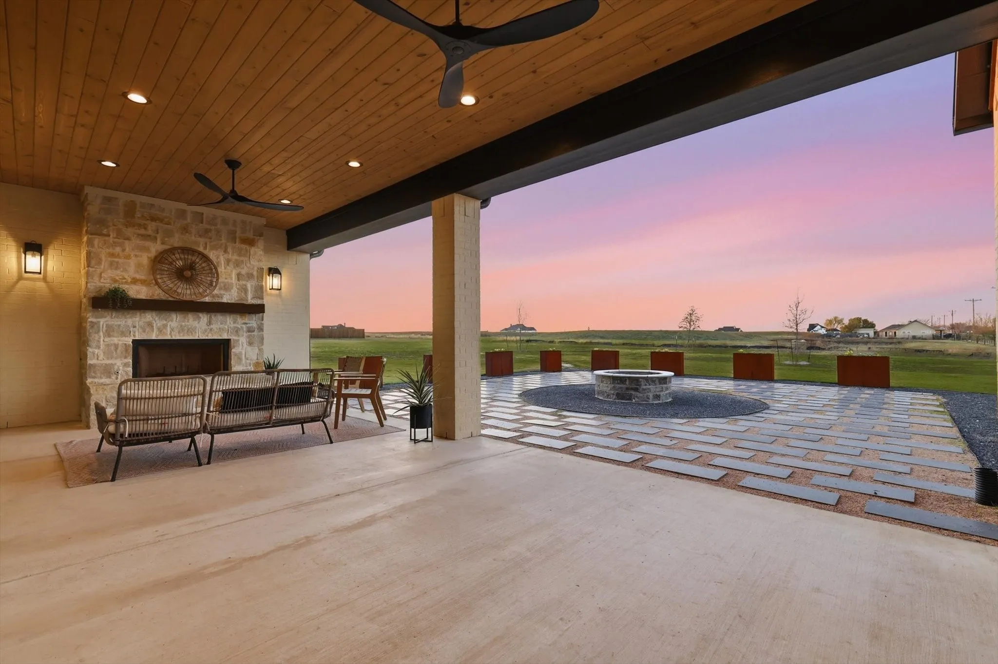 Single Family Residence For Sale in Ellis County , 122 Ozro Road, Maypearl, Texas 76084, 4 Bedroom, 3 Bathroom, 3 Garage spaces, 3,507 Sqft, built in 2023, New Construction - Complete, mls#21126789, Real Estate Agent in Maypearl, Homes For Sale in Ellis county, Homes For Sale in Maypearl, Realtor in Maypearl Texas, Real Estate Brokerage Independent Realty Texas, Luminita Cordes Realtor