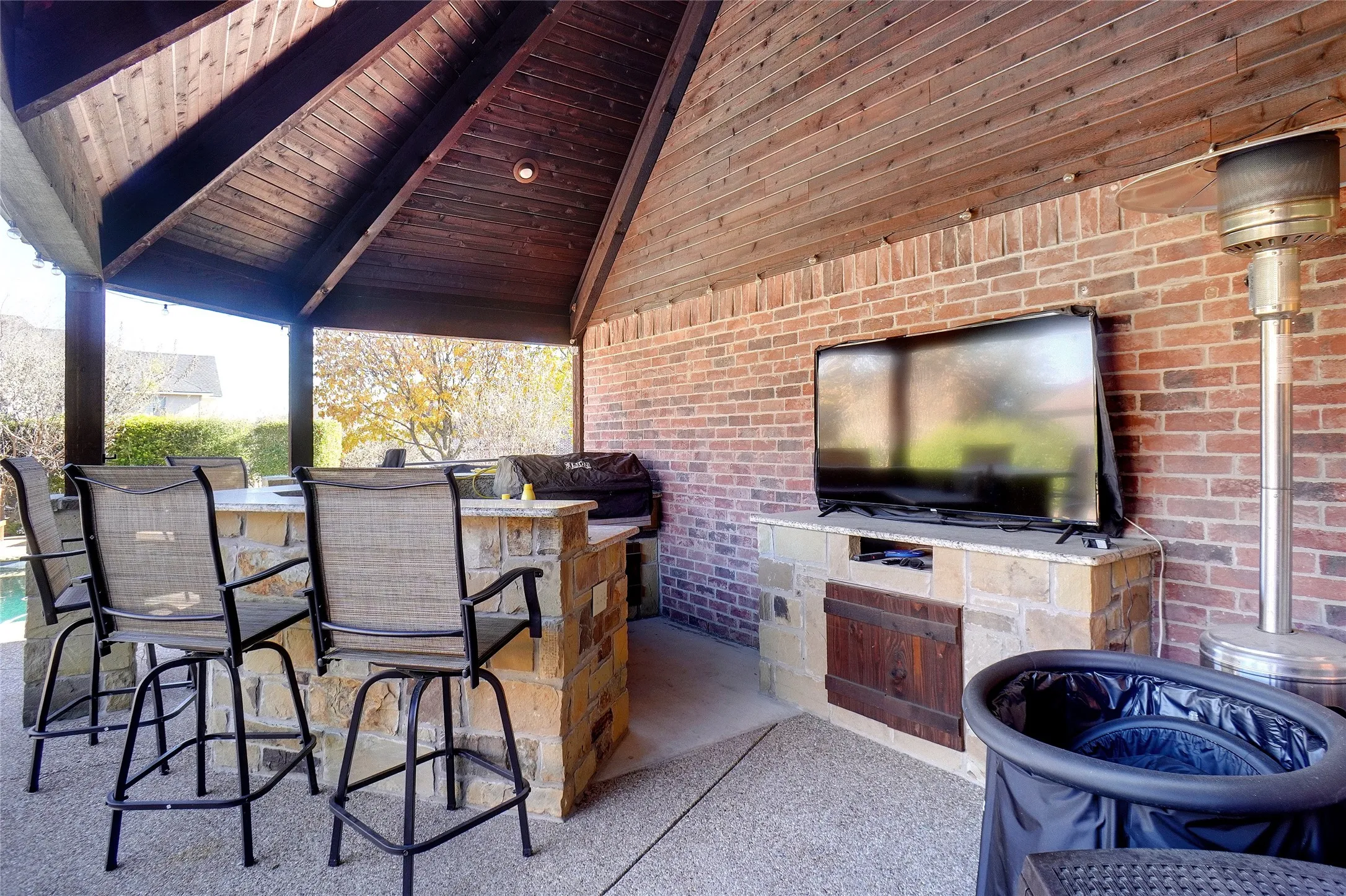 Single Family Residence For Sale in Denton County , 3333 Clubview Drive, Denton, Texas 76226, 4 Bedroom, 4 Bathroom, 3 Garage spaces, 3,530 Sqft, built in 2005, mls#21128838, Real Estate Agent in Denton, Homes For Sale in Denton county, Homes For Sale in Denton, Realtor in Denton Texas, Real Estate Brokerage Independent Realty Texas, Luminita Cordes Realtor
