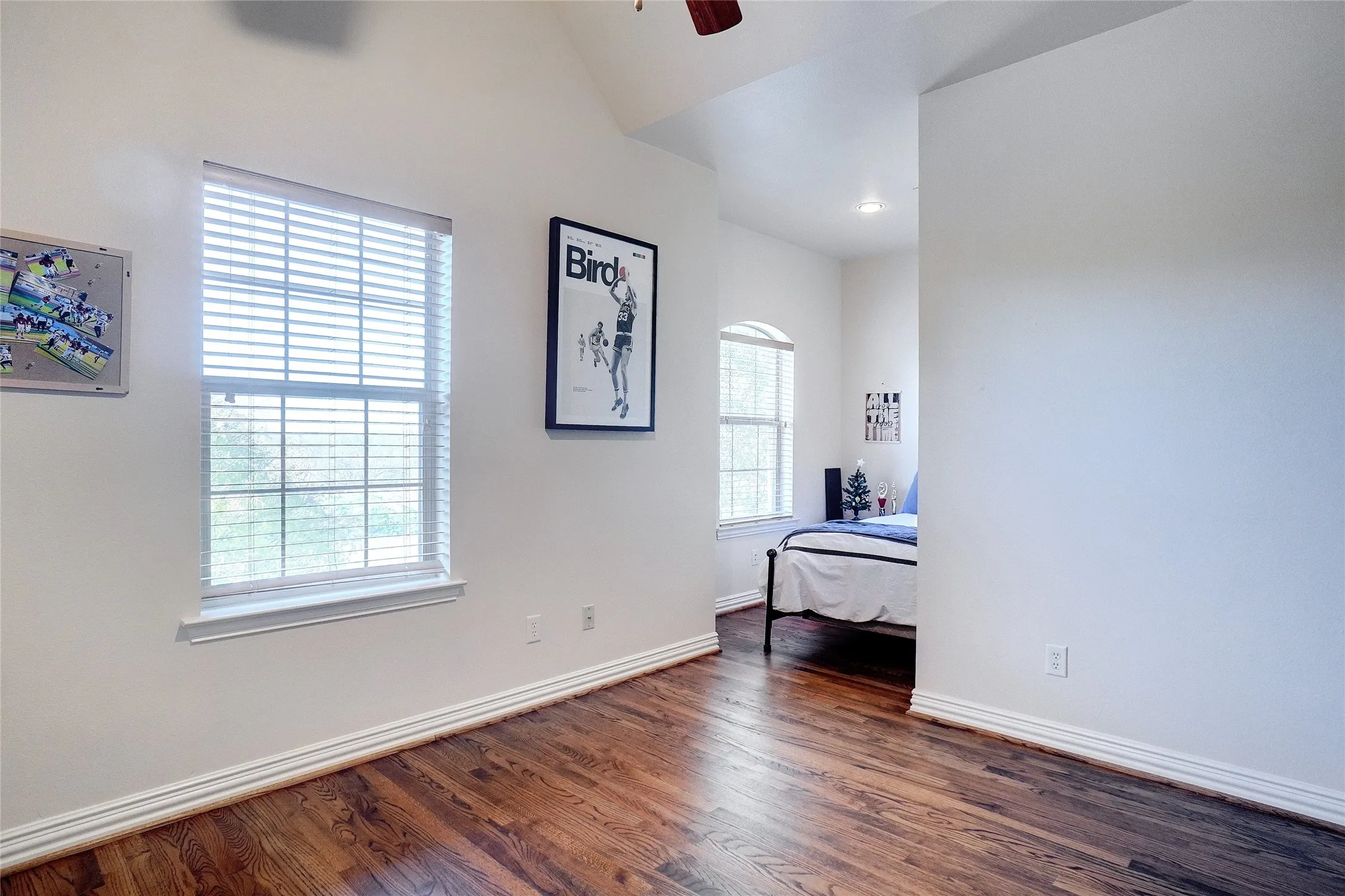 Single Family Residence For Sale in Denton County , 3333 Clubview Drive, Denton, Texas 76226, 4 Bedroom, 4 Bathroom, 3 Garage spaces, 3,530 Sqft, built in 2005, mls#21128838, Real Estate Agent in Denton, Homes For Sale in Denton county, Homes For Sale in Denton, Realtor in Denton Texas, Real Estate Brokerage Independent Realty Texas, Luminita Cordes Realtor