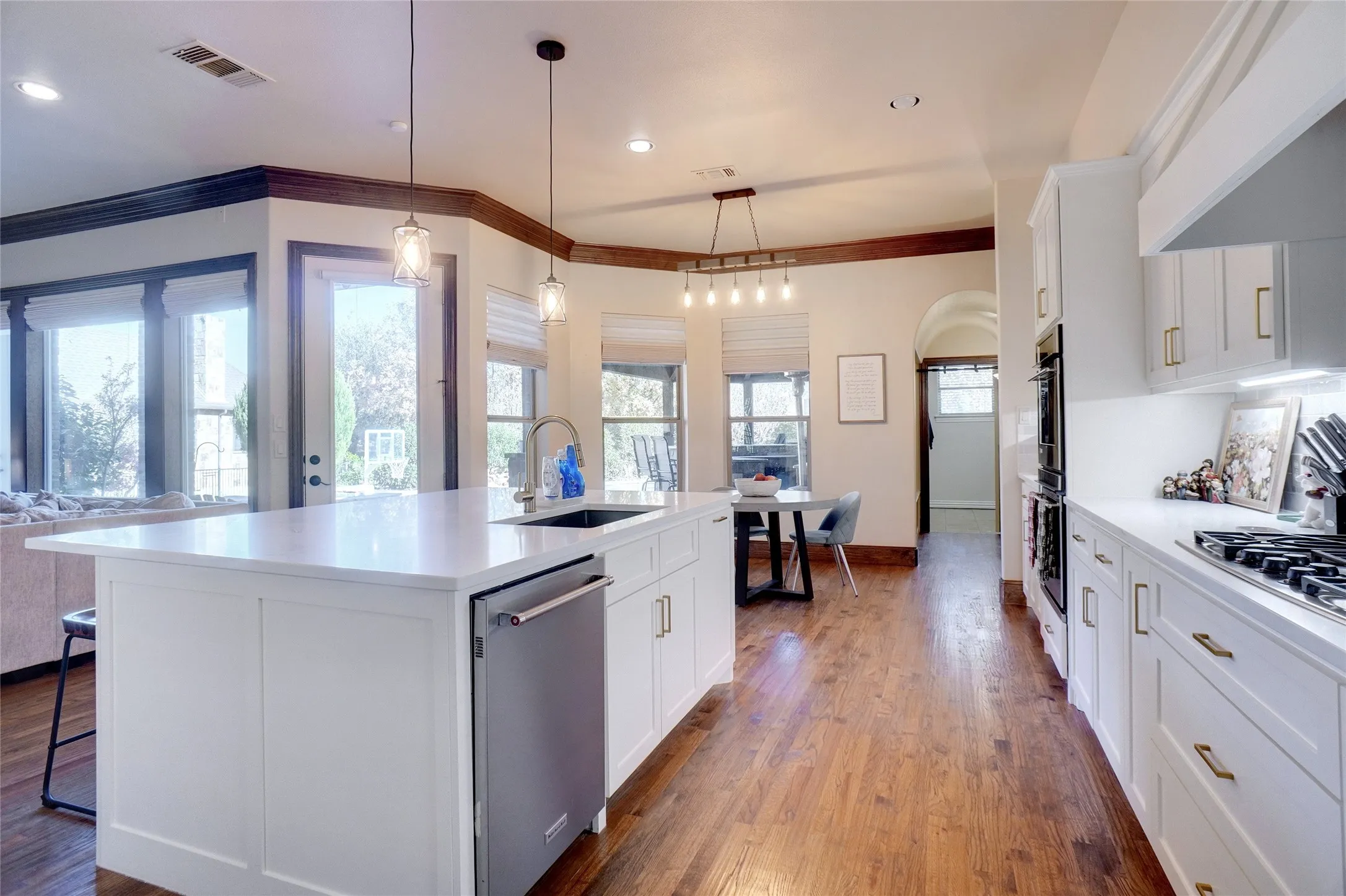 Single Family Residence For Sale in Denton County , 3333 Clubview Drive, Denton, Texas 76226, 4 Bedroom, 4 Bathroom, 3 Garage spaces, 3,530 Sqft, built in 2005, mls#21128838, Real Estate Agent in Denton, Homes For Sale in Denton county, Homes For Sale in Denton, Realtor in Denton Texas, Real Estate Brokerage Independent Realty Texas, Luminita Cordes Realtor