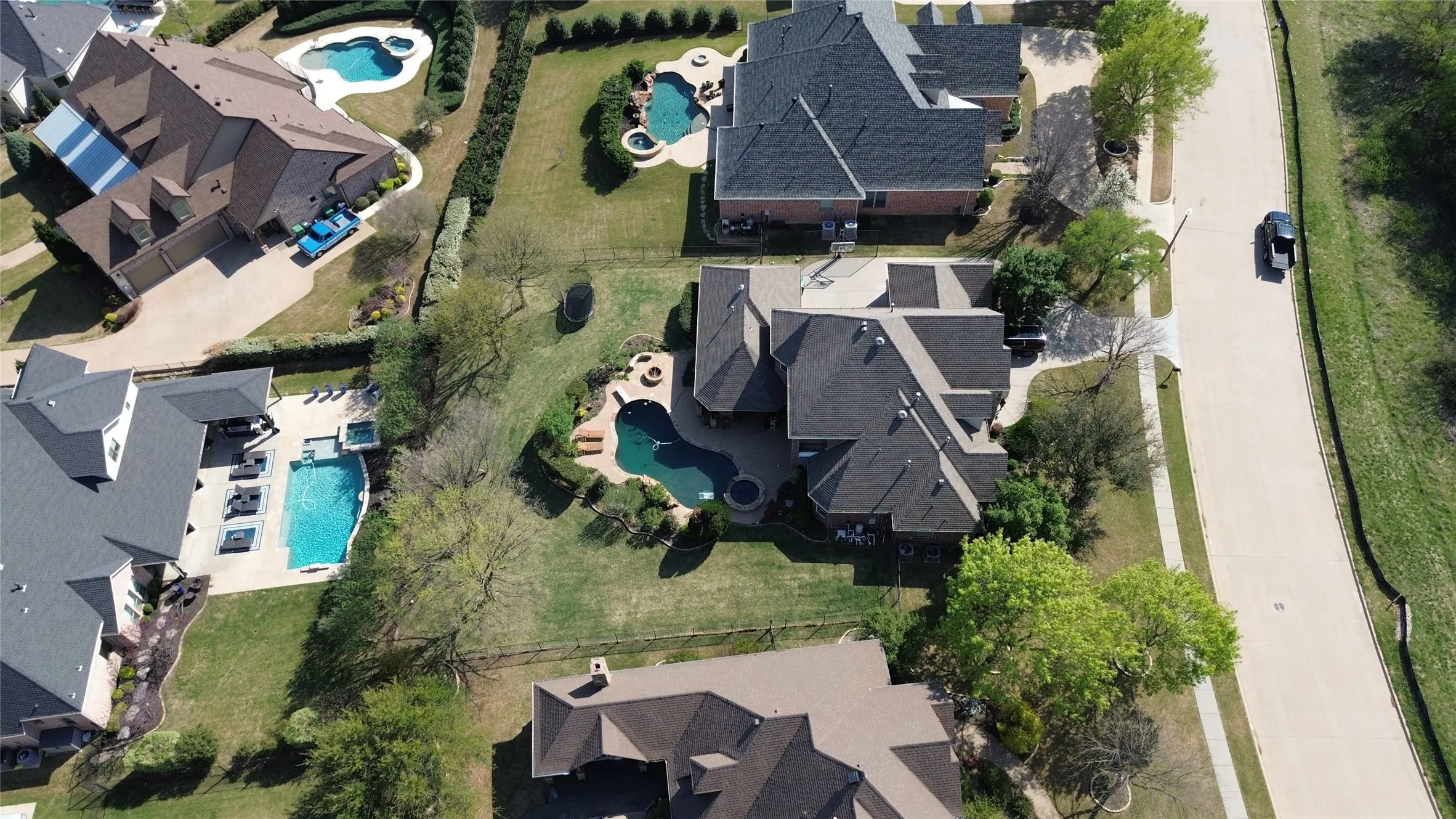 Single Family Residence For Sale in Denton County , 3333 Clubview Drive, Denton, Texas 76226, 4 Bedroom, 4 Bathroom, 3 Garage spaces, 3,530 Sqft, built in 2005, mls#21128838, Real Estate Agent in Denton, Homes For Sale in Denton county, Homes For Sale in Denton, Realtor in Denton Texas, Real Estate Brokerage Independent Realty Texas, Luminita Cordes Realtor